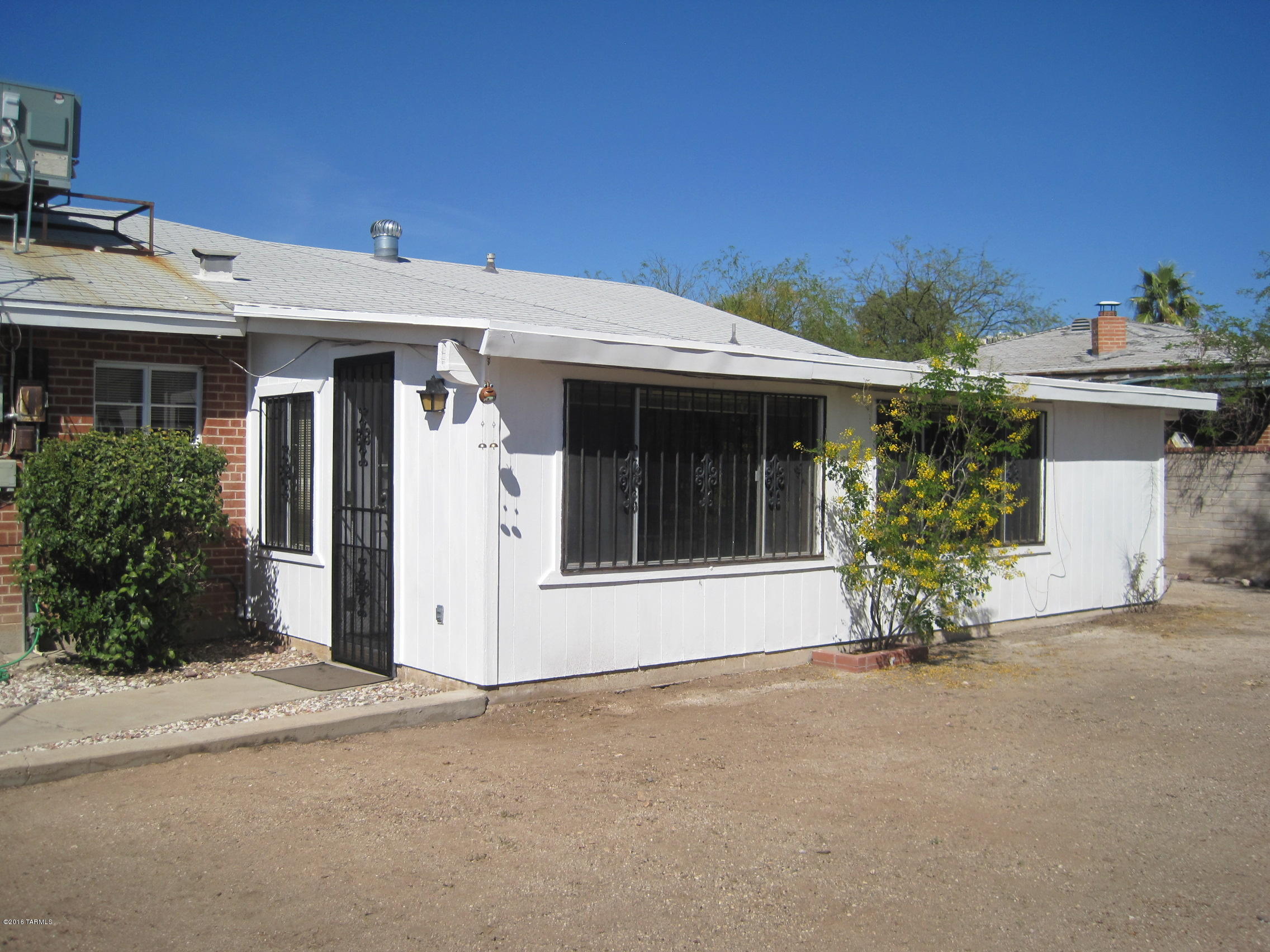 4866 E Cooper Street