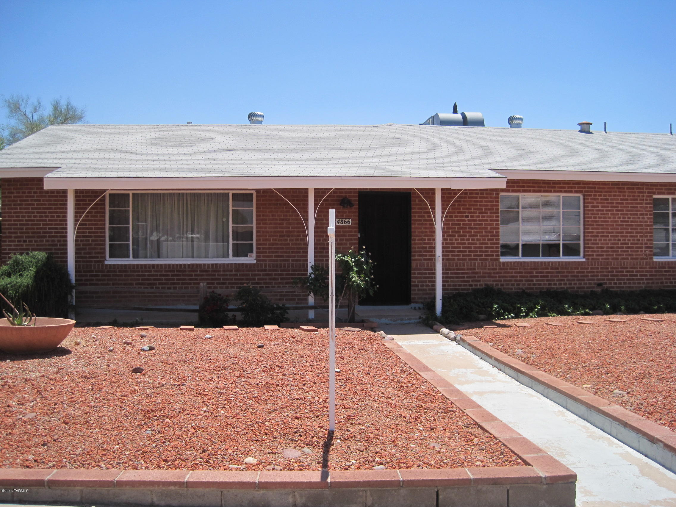 4866 E Cooper Street