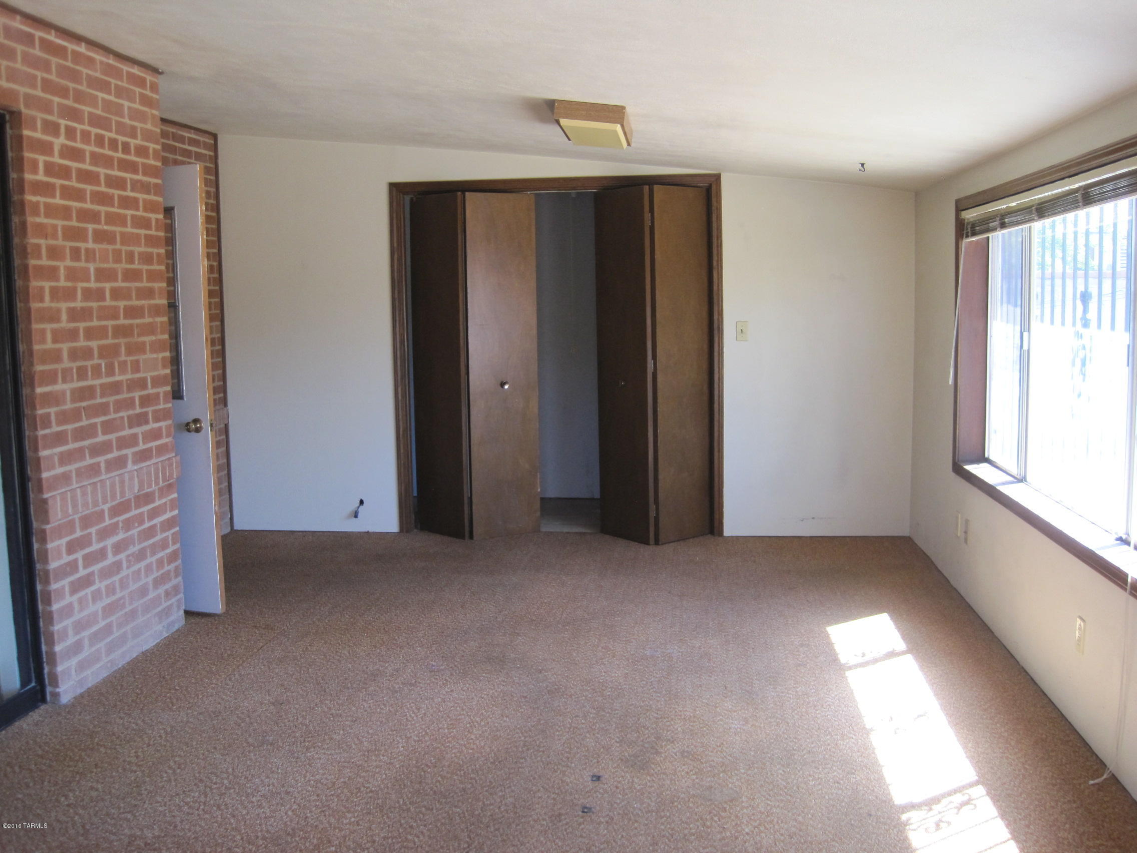 4866 E Cooper Street