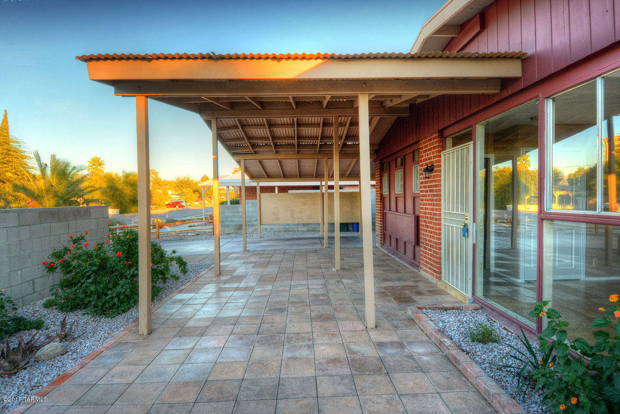 5002 E Cooper Street