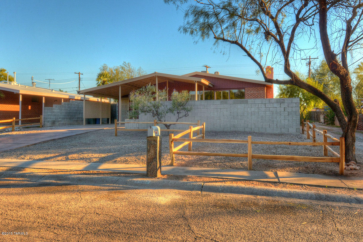 5002 E Cooper Street