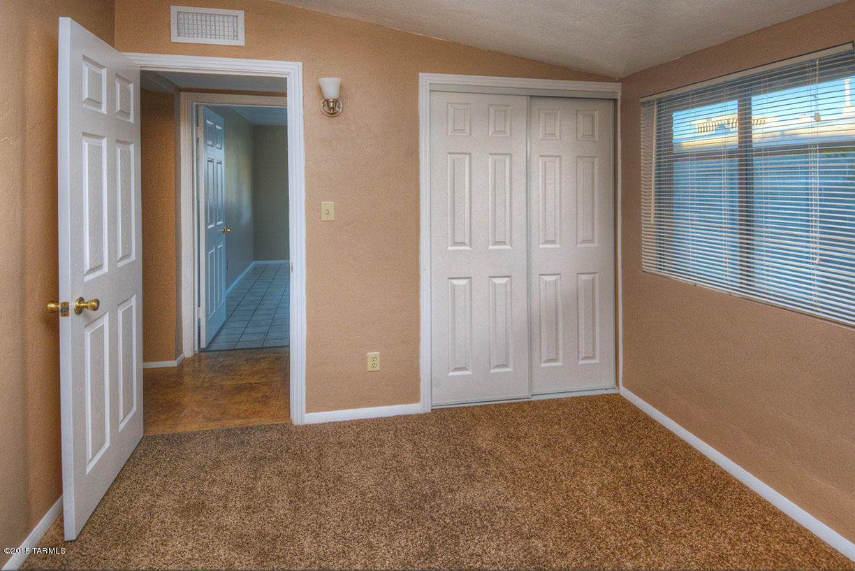 5002 E Cooper Street