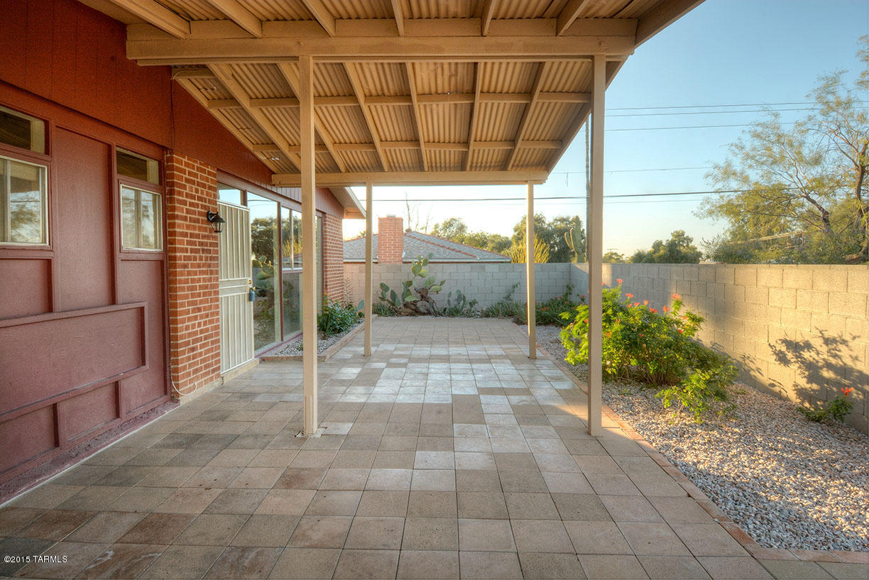 5002 E Cooper Street