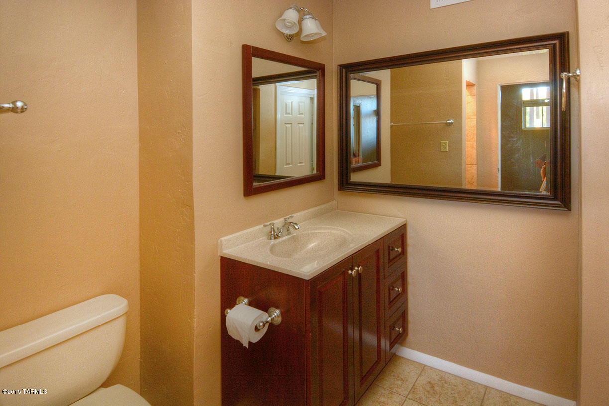 5002 E Cooper Street