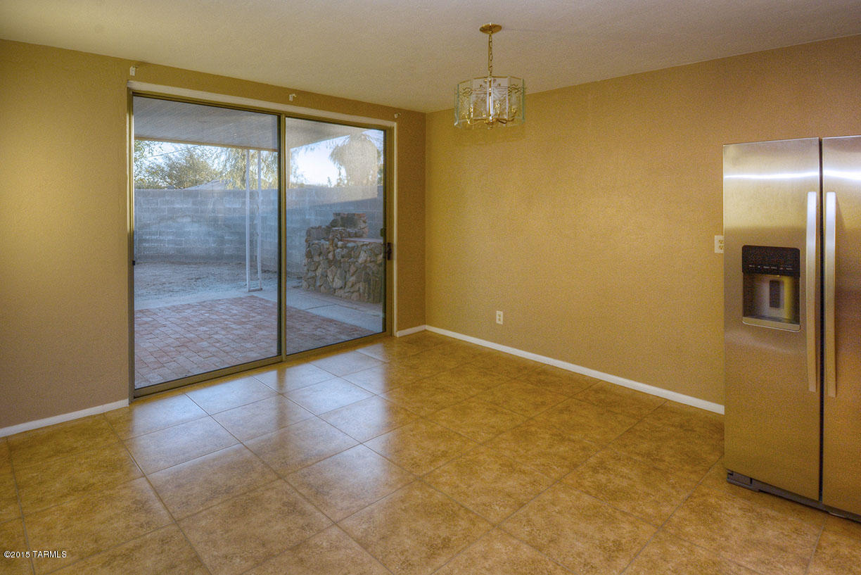 5002 E Cooper Street