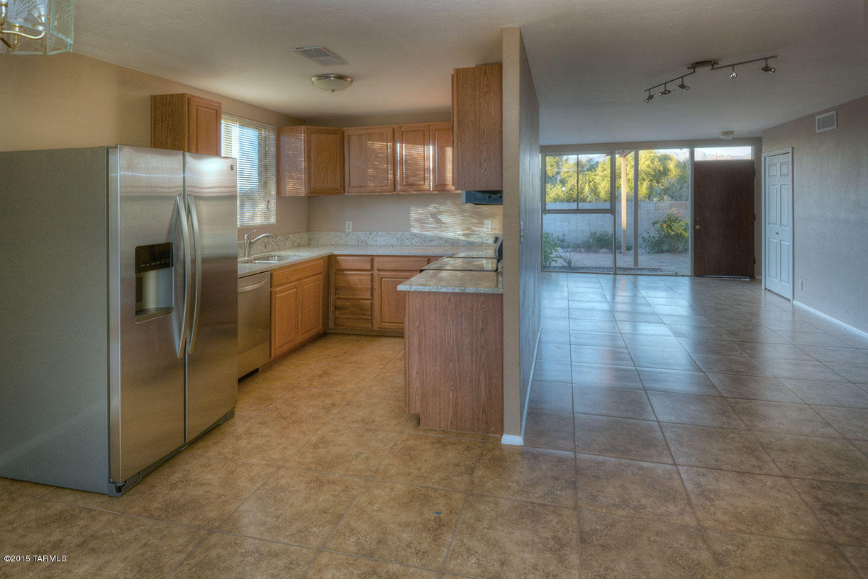 5002 E Cooper Street