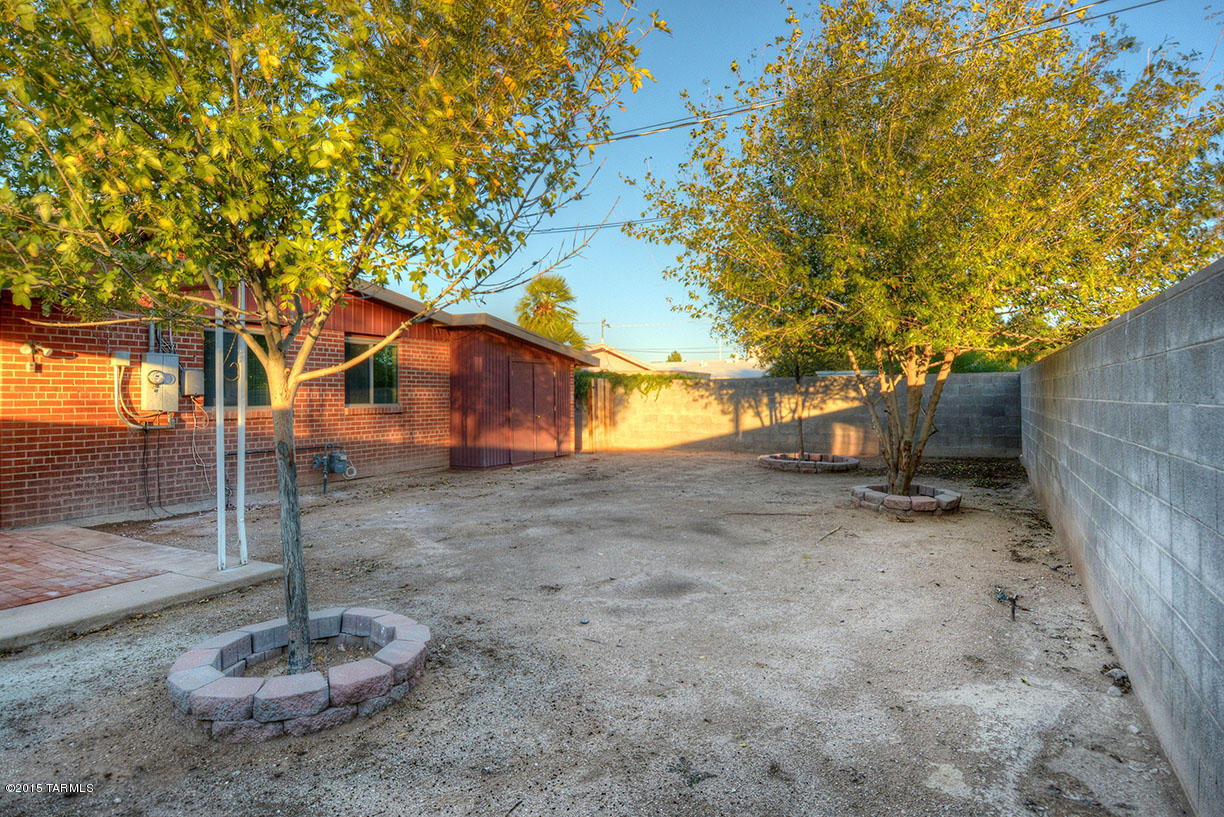 5002 E Cooper Street