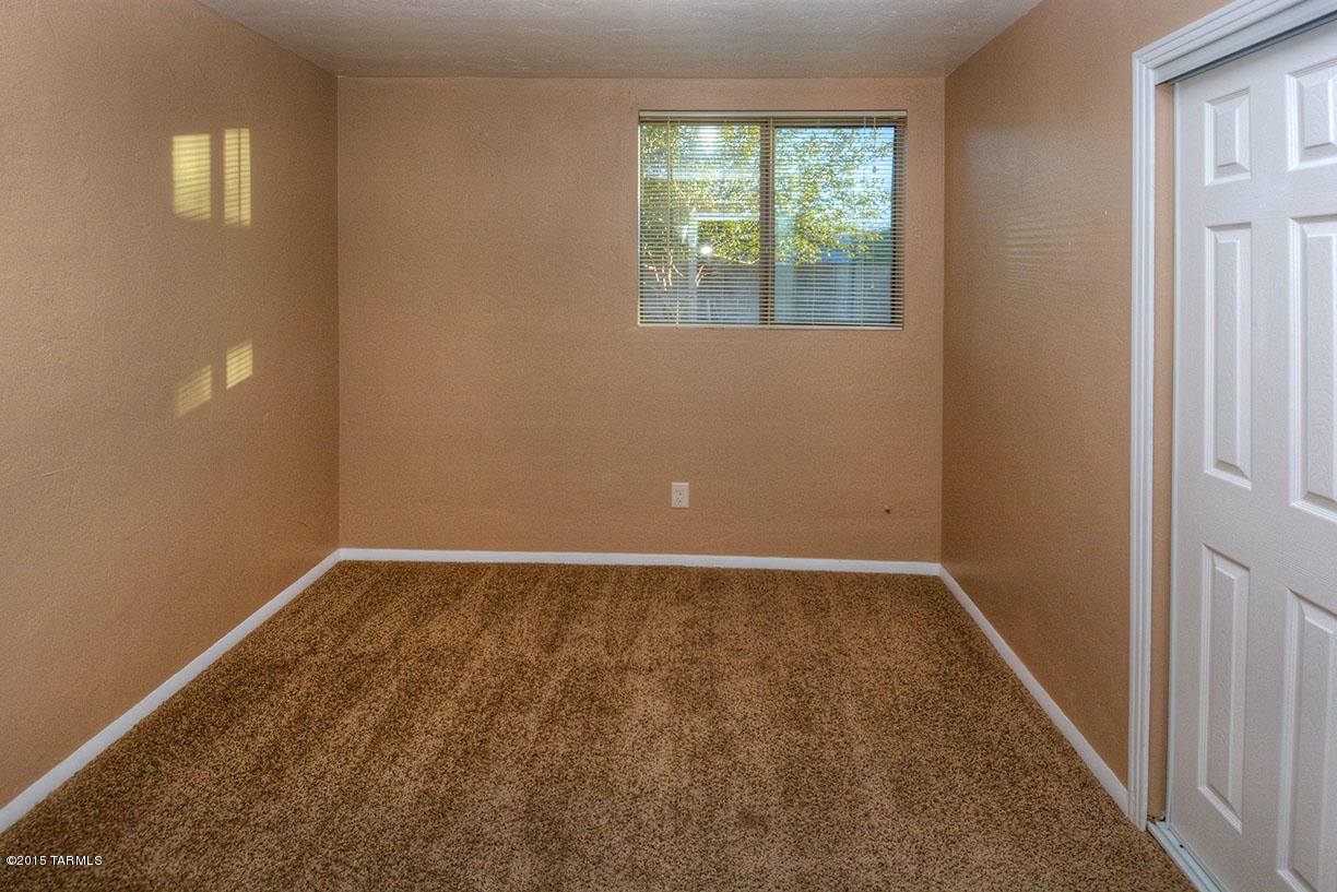 5002 E Cooper Street