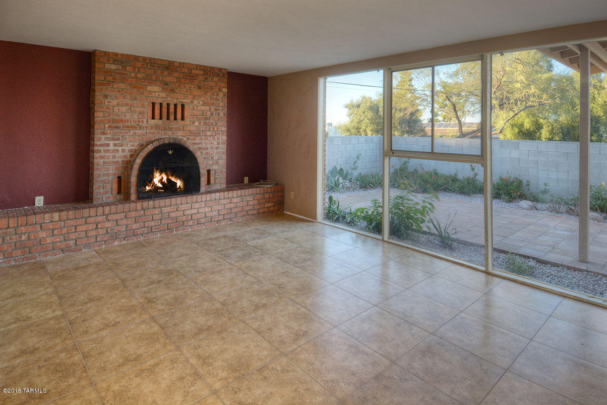 5002 E Cooper Street