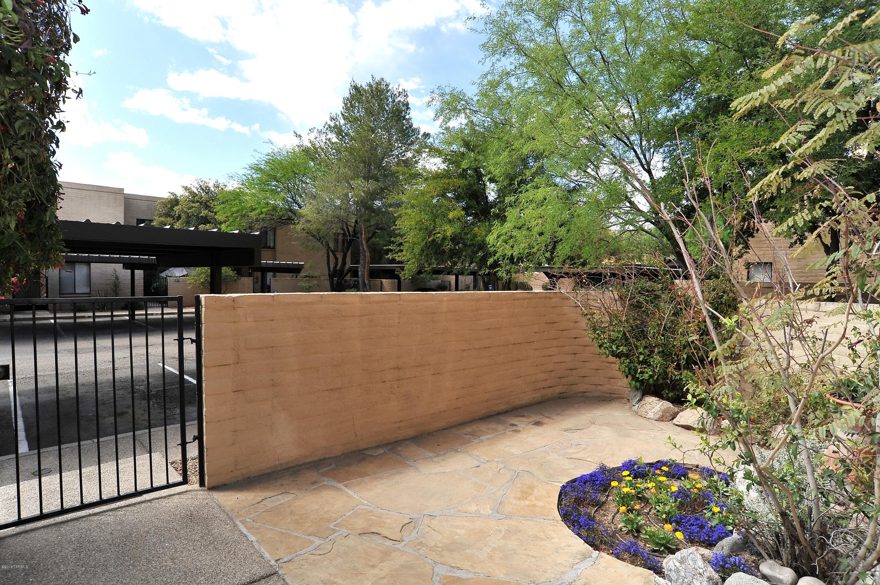 2920 E Sierra Vista Road