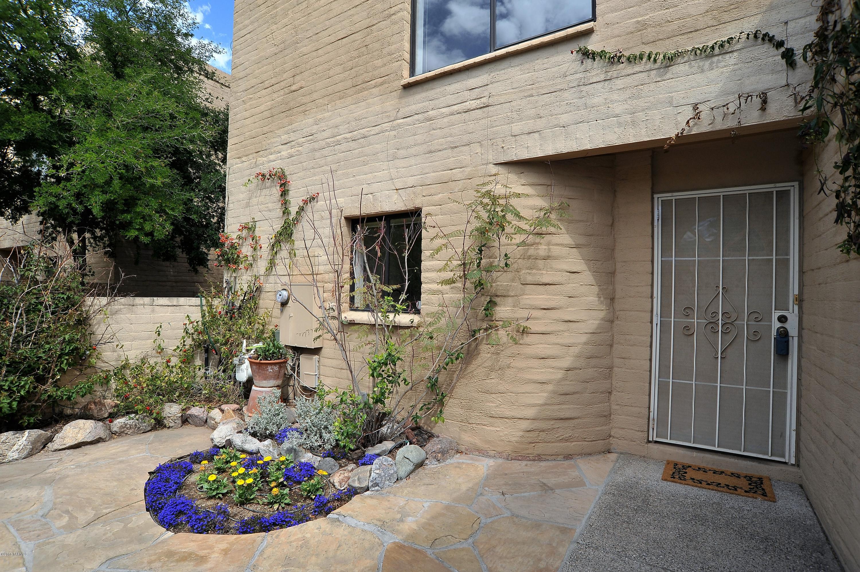 2920 E Sierra Vista Road