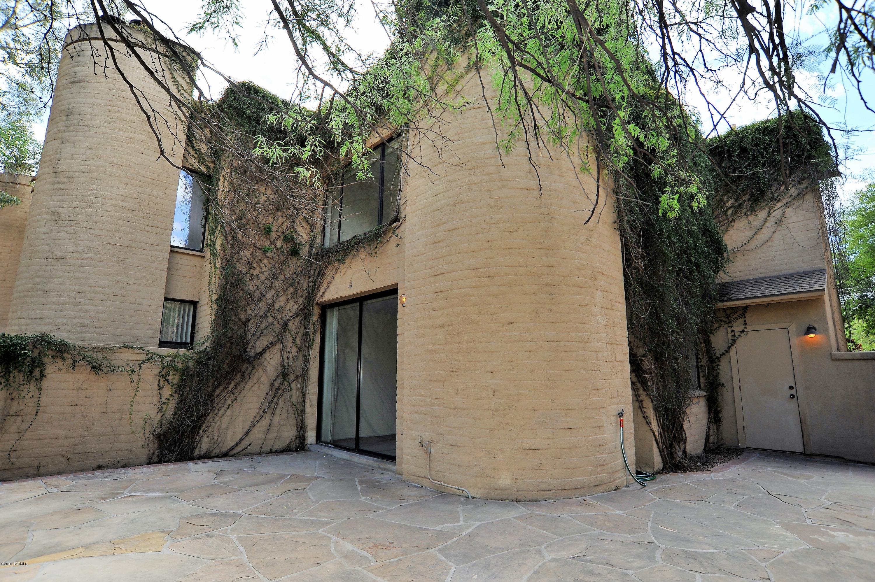 2920 E Sierra Vista Road