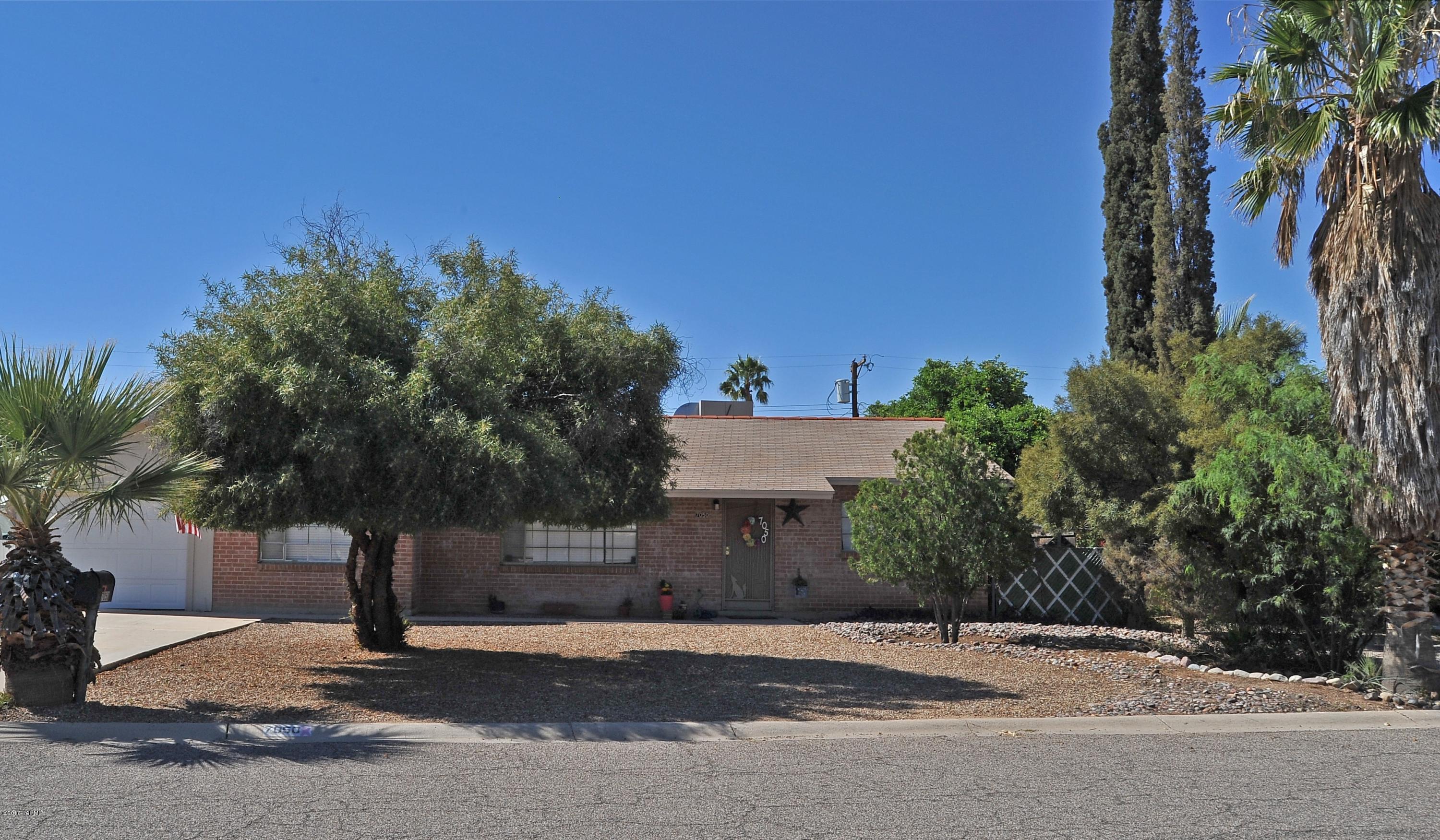 7050 E Calle Canis