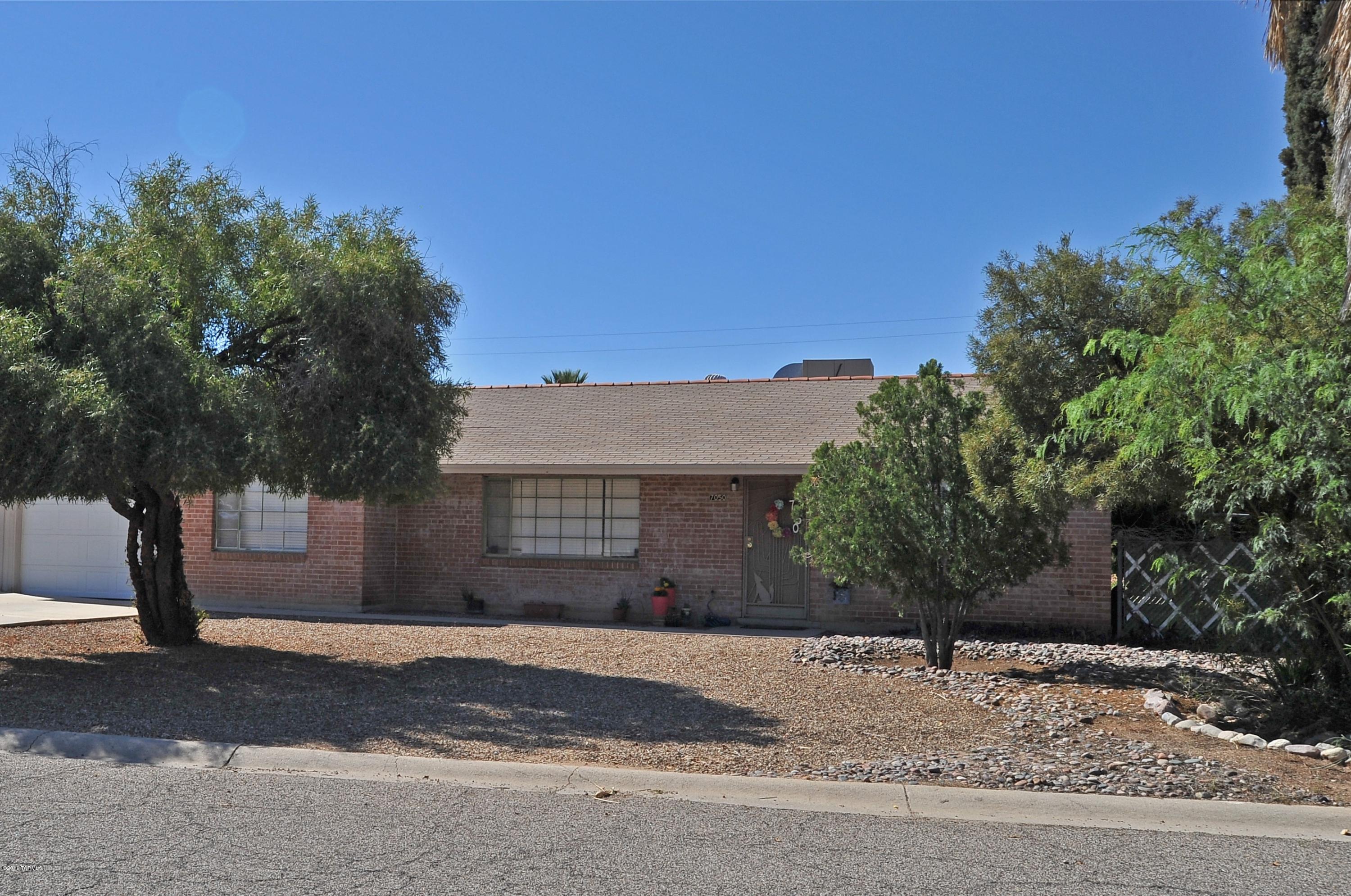 7050 E Calle Canis