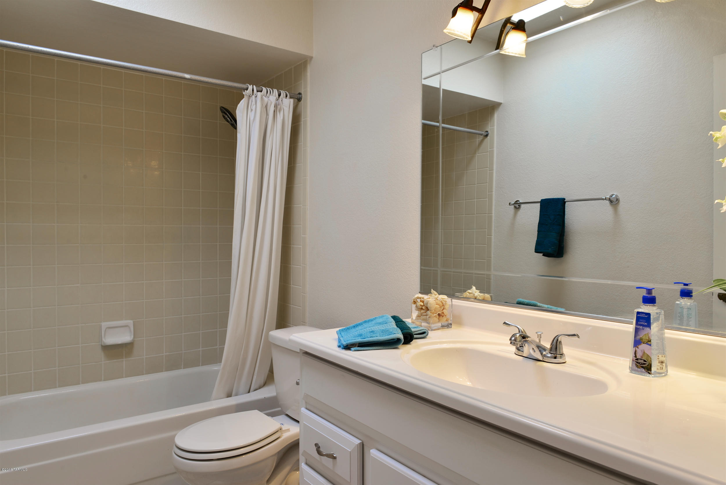 7425 E Wandering Road