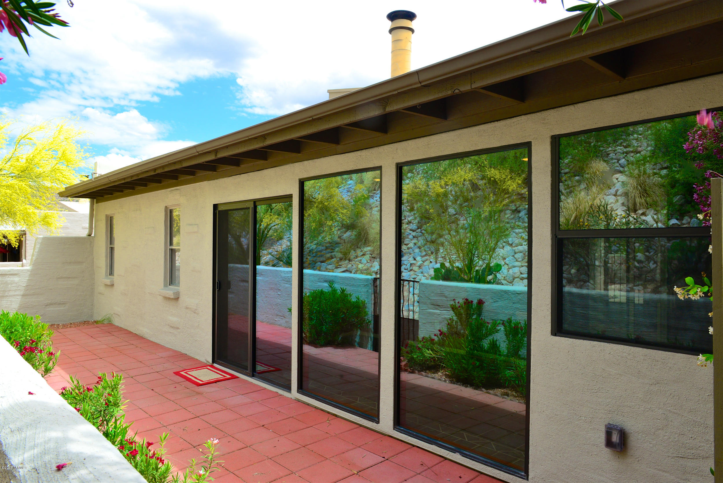 7425 E Wandering Road