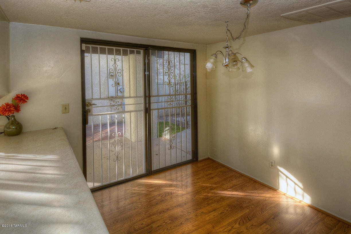 7100 E Camino Del Rio