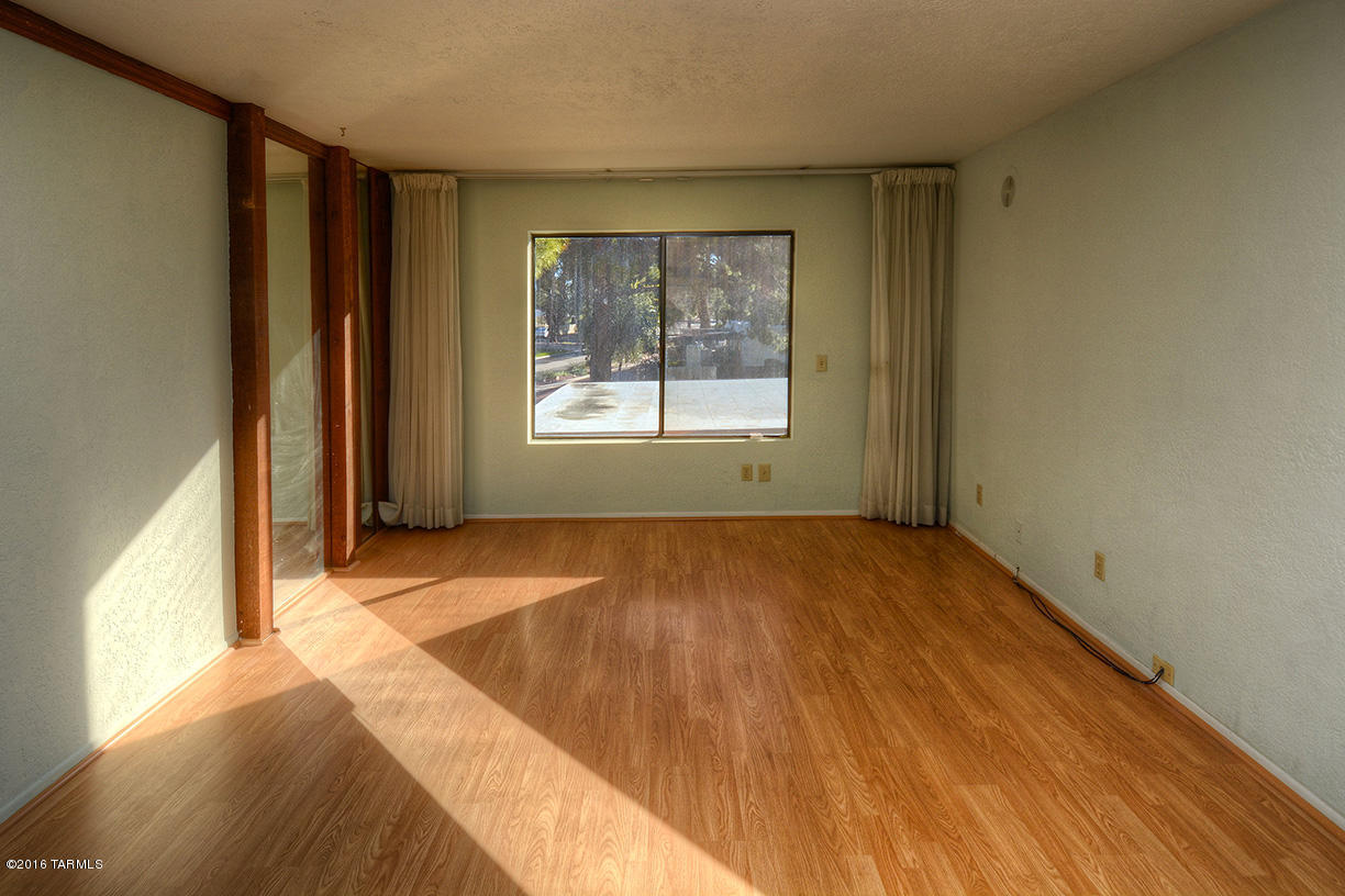 7100 E Camino Del Rio