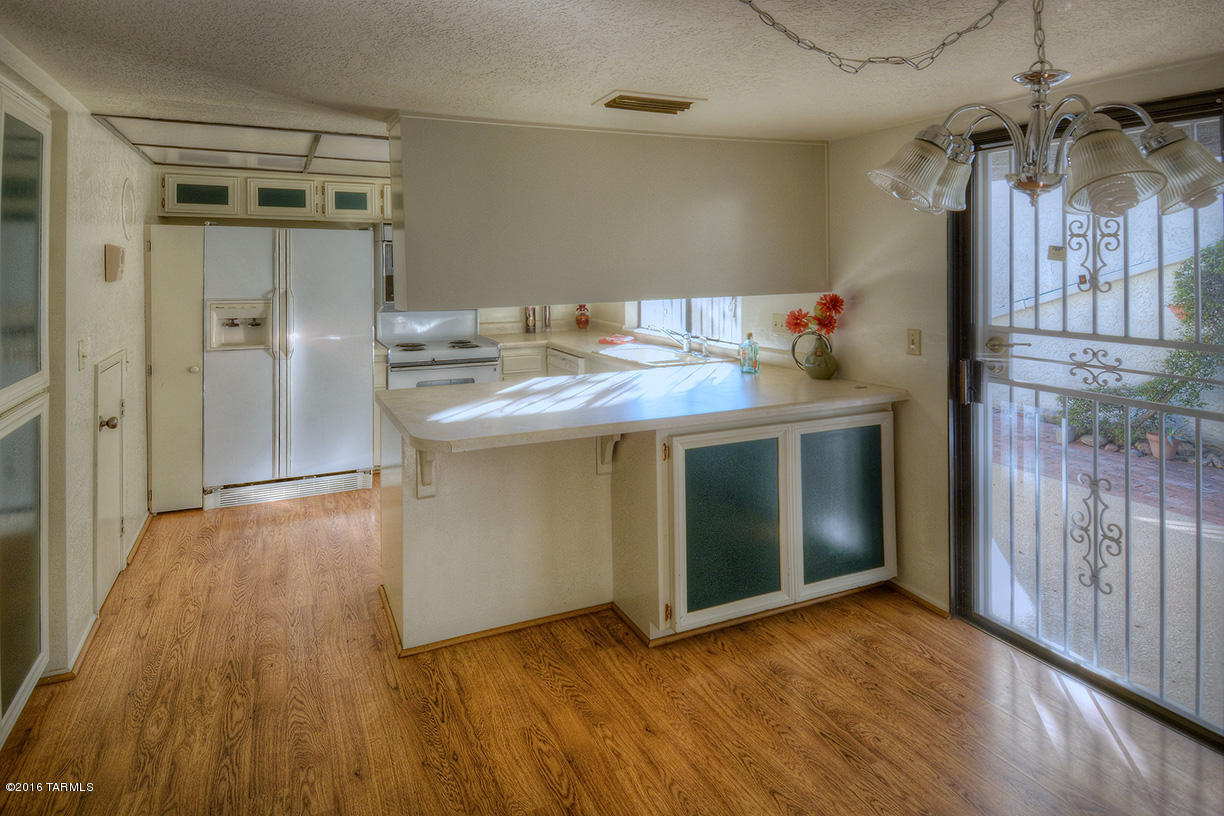 7100 E Camino Del Rio