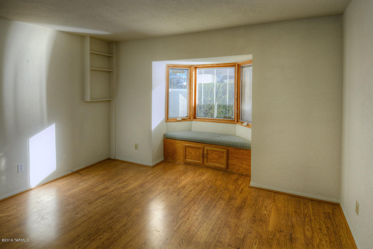 7100 E Camino Del Rio