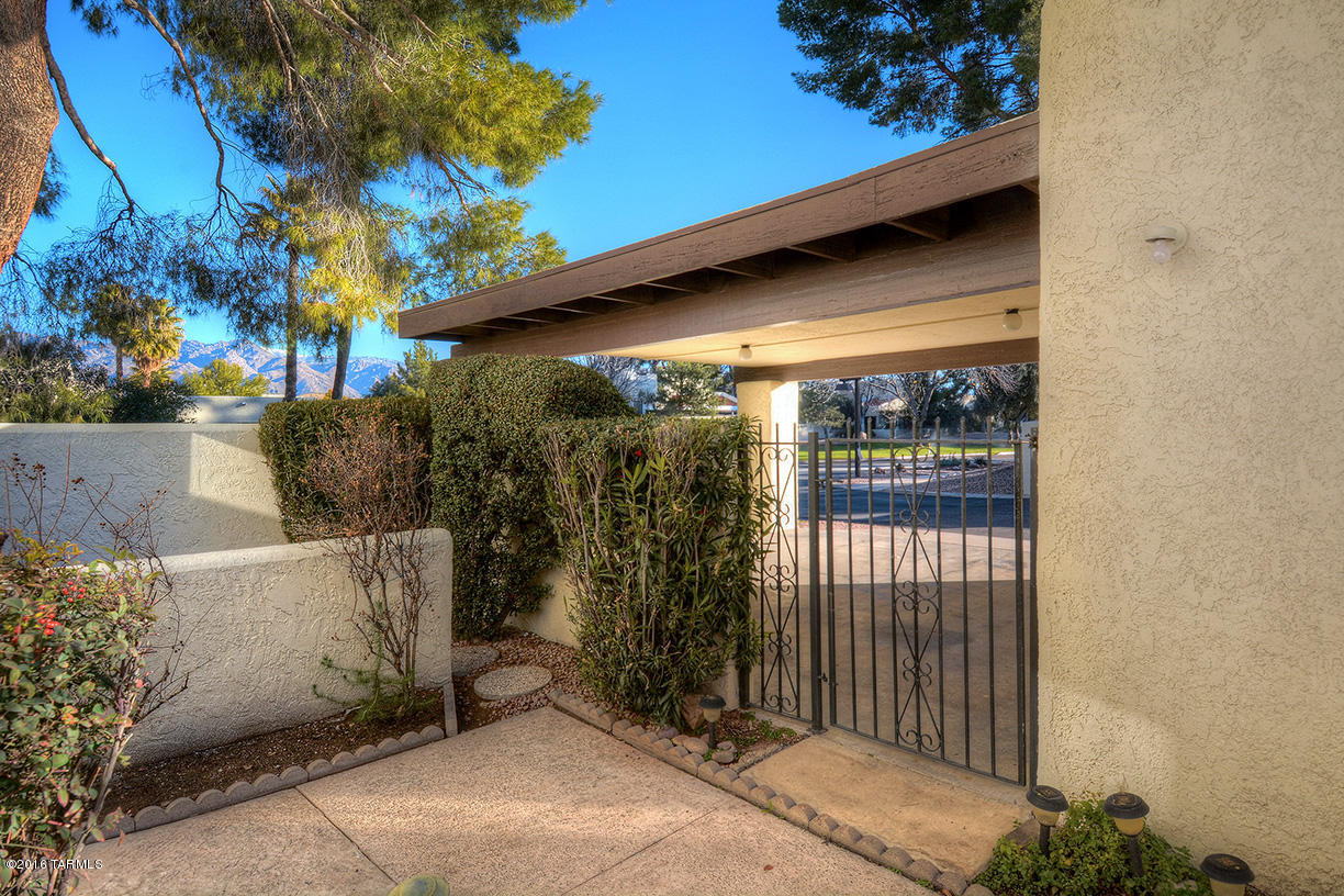 7100 E Camino Del Rio