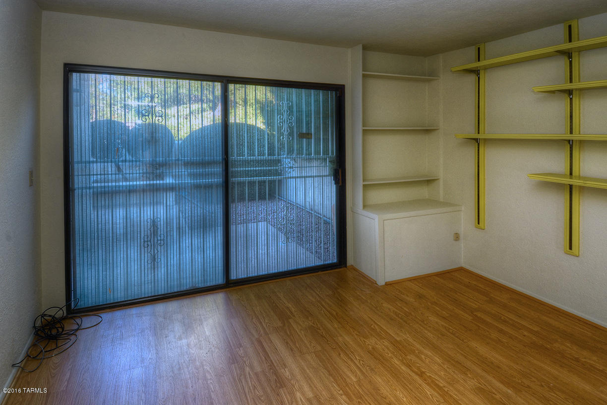 7100 E Camino Del Rio