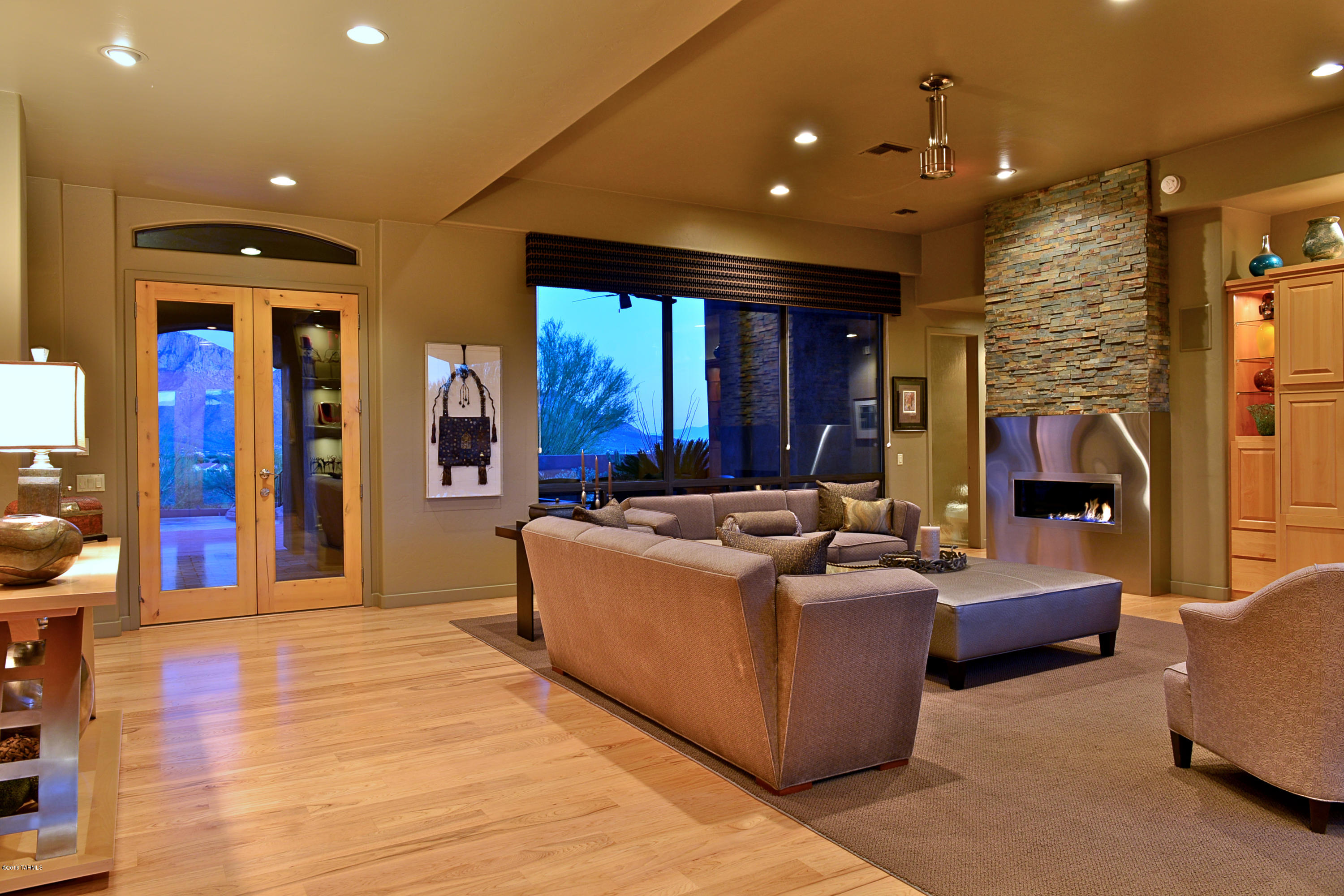 502 W Silhouette Ridge Place