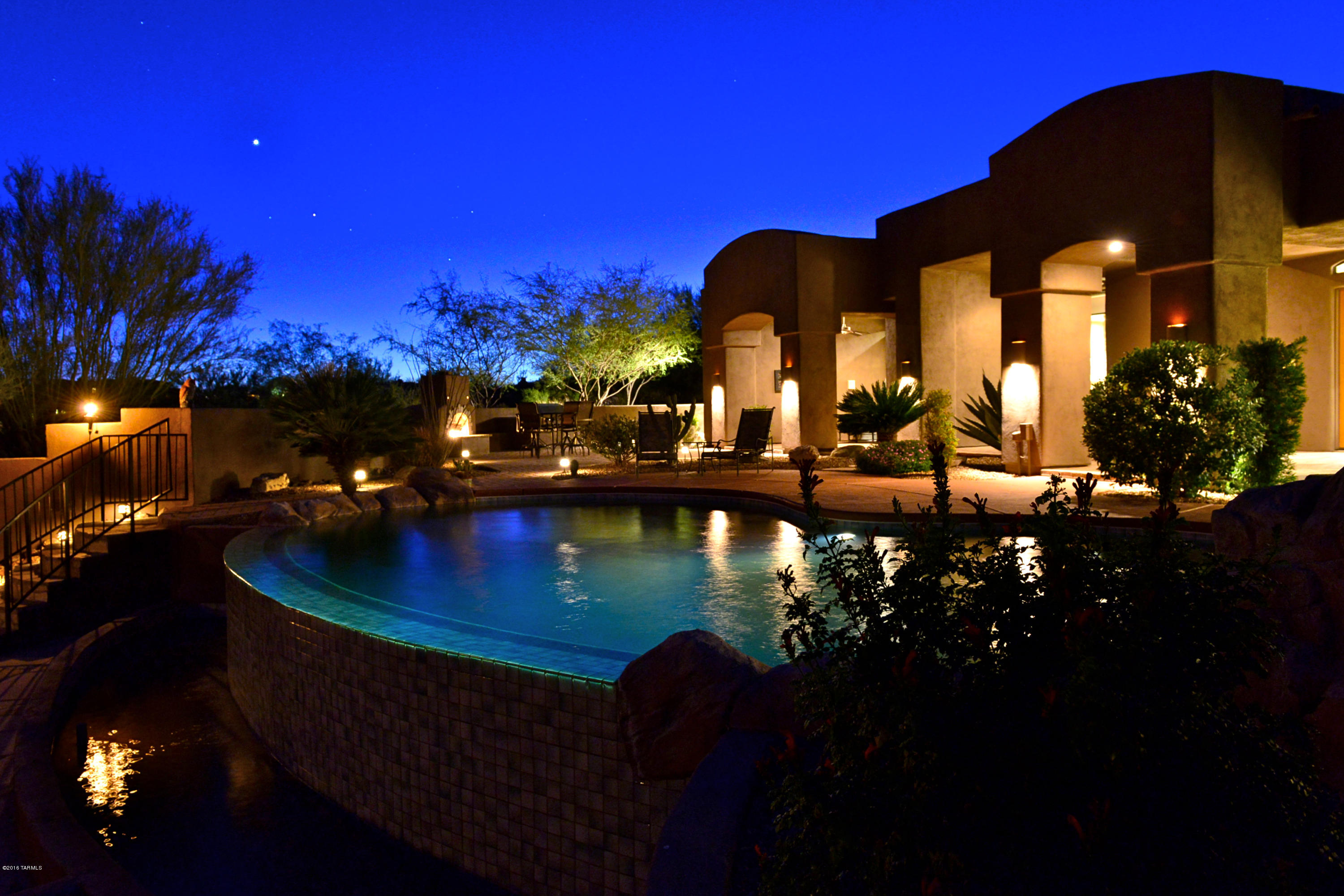 502 W Silhouette Ridge Place