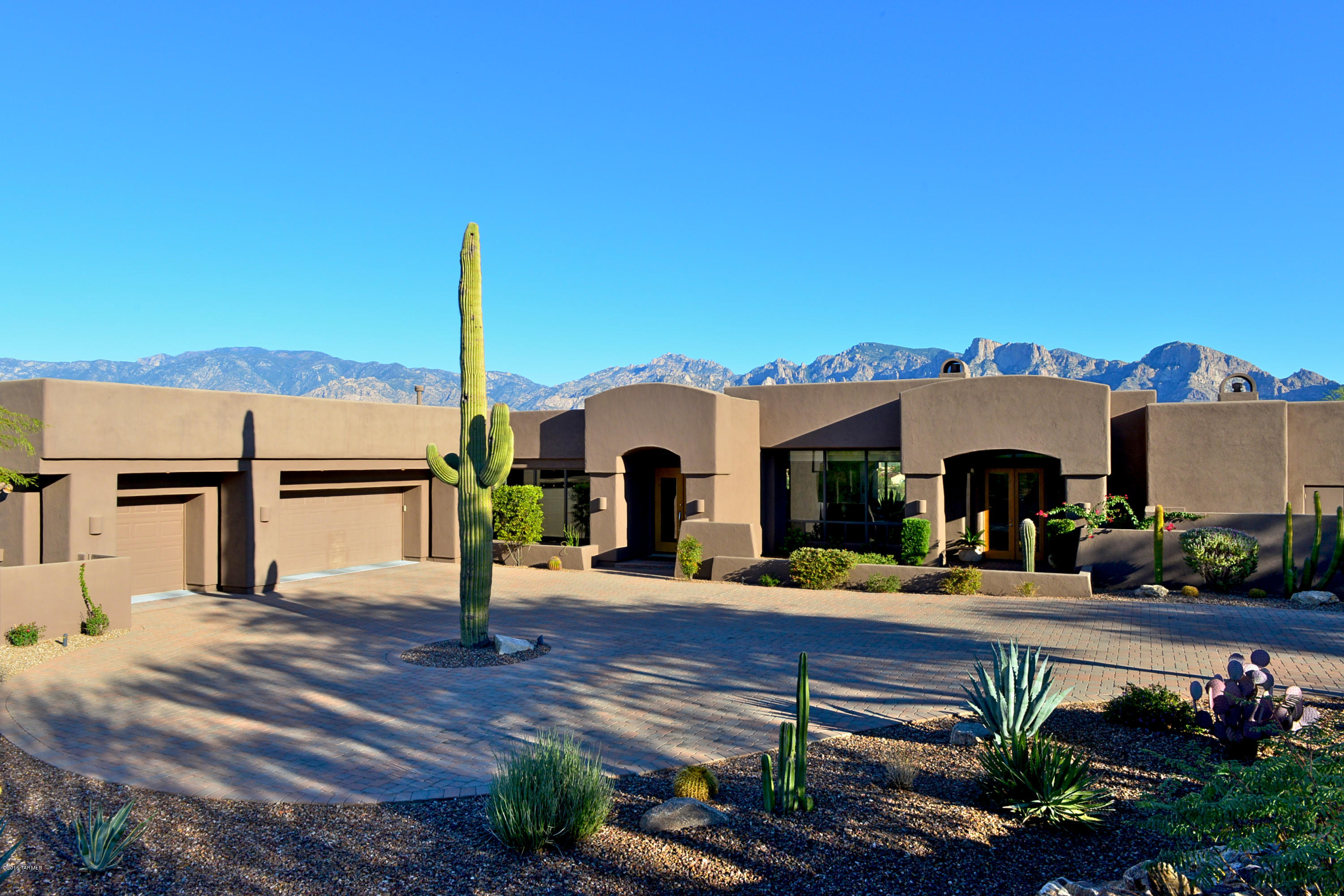 502 W Silhouette Ridge Place