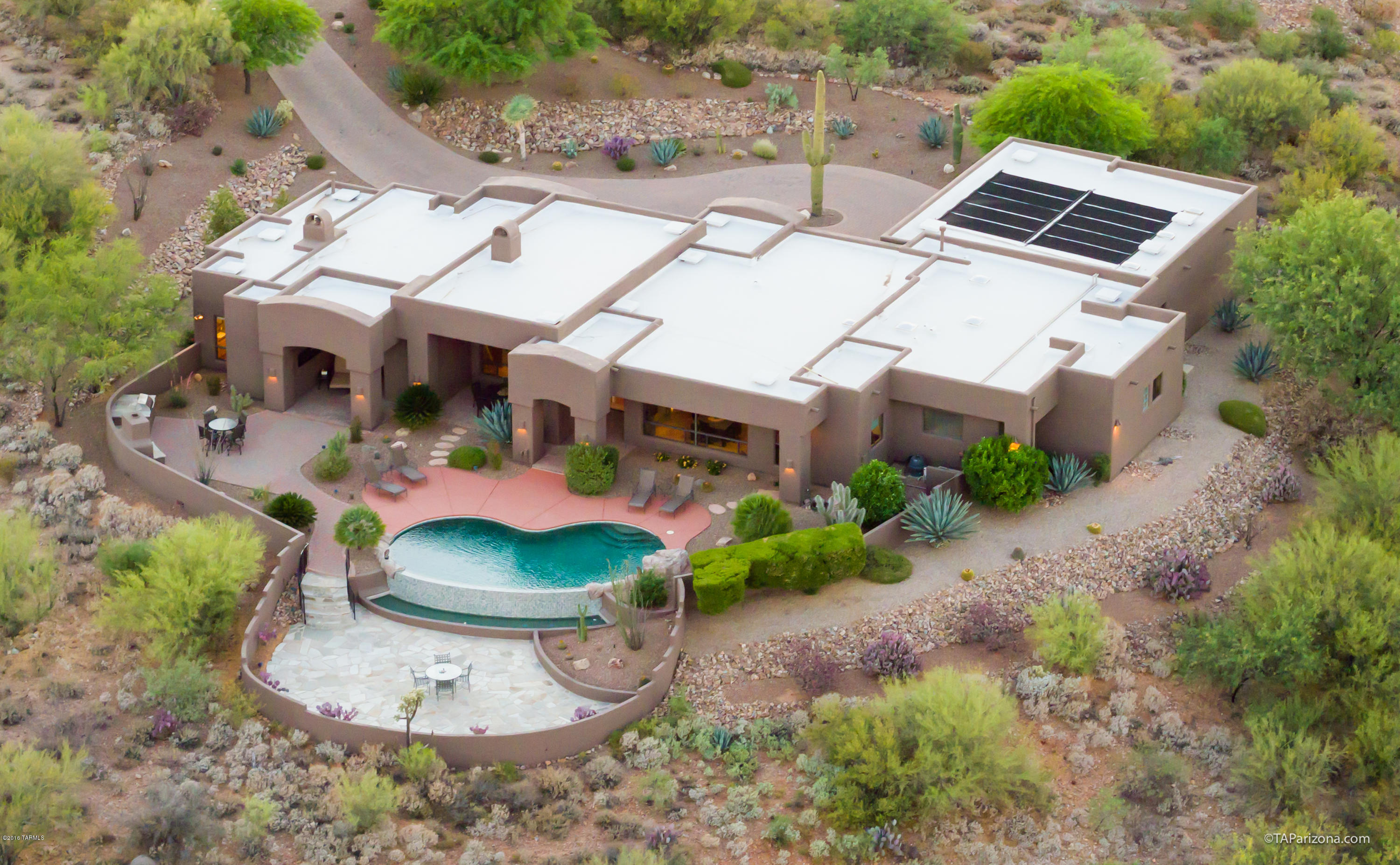 502 W Silhouette Ridge Place