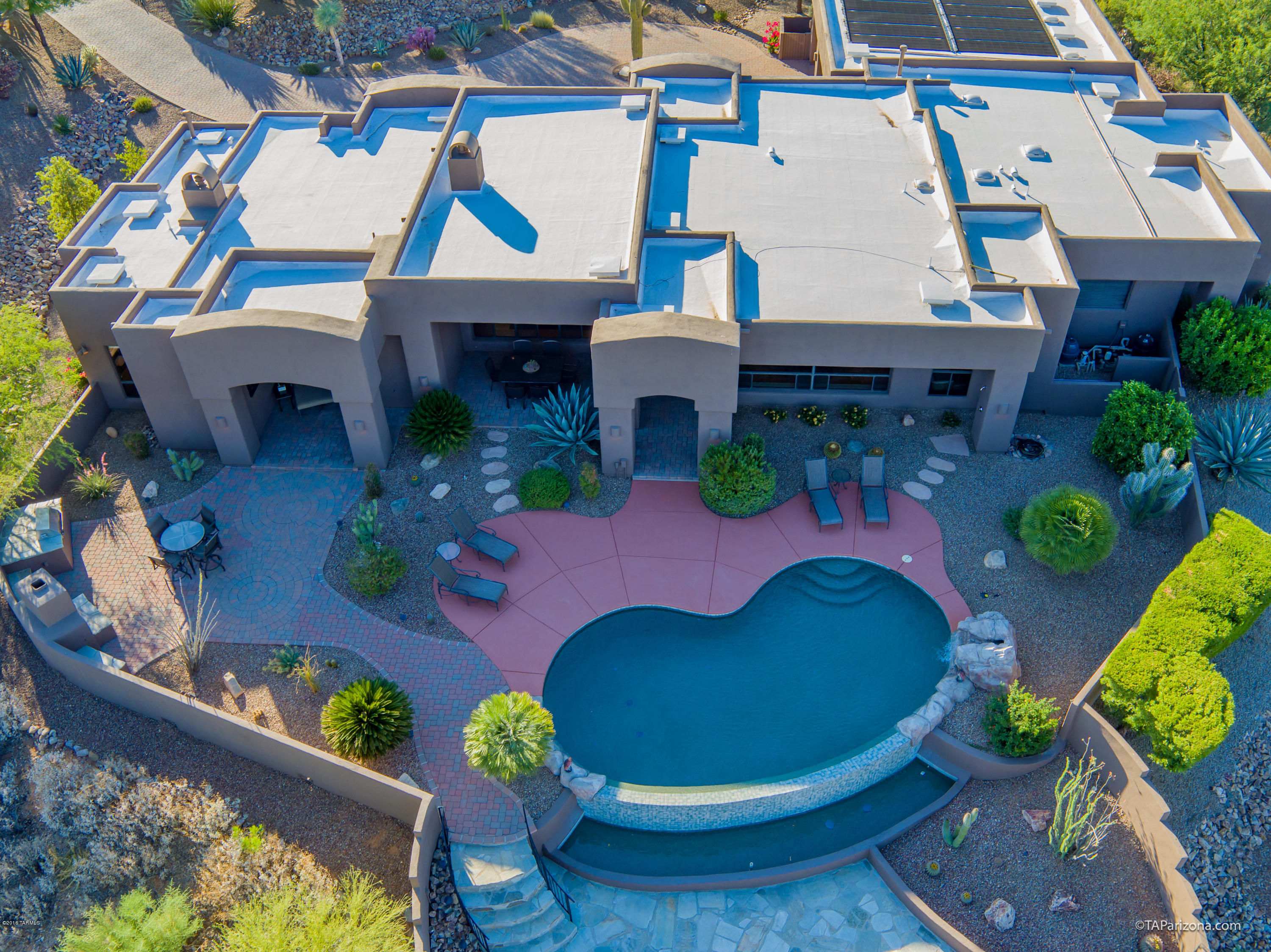 502 W Silhouette Ridge Place