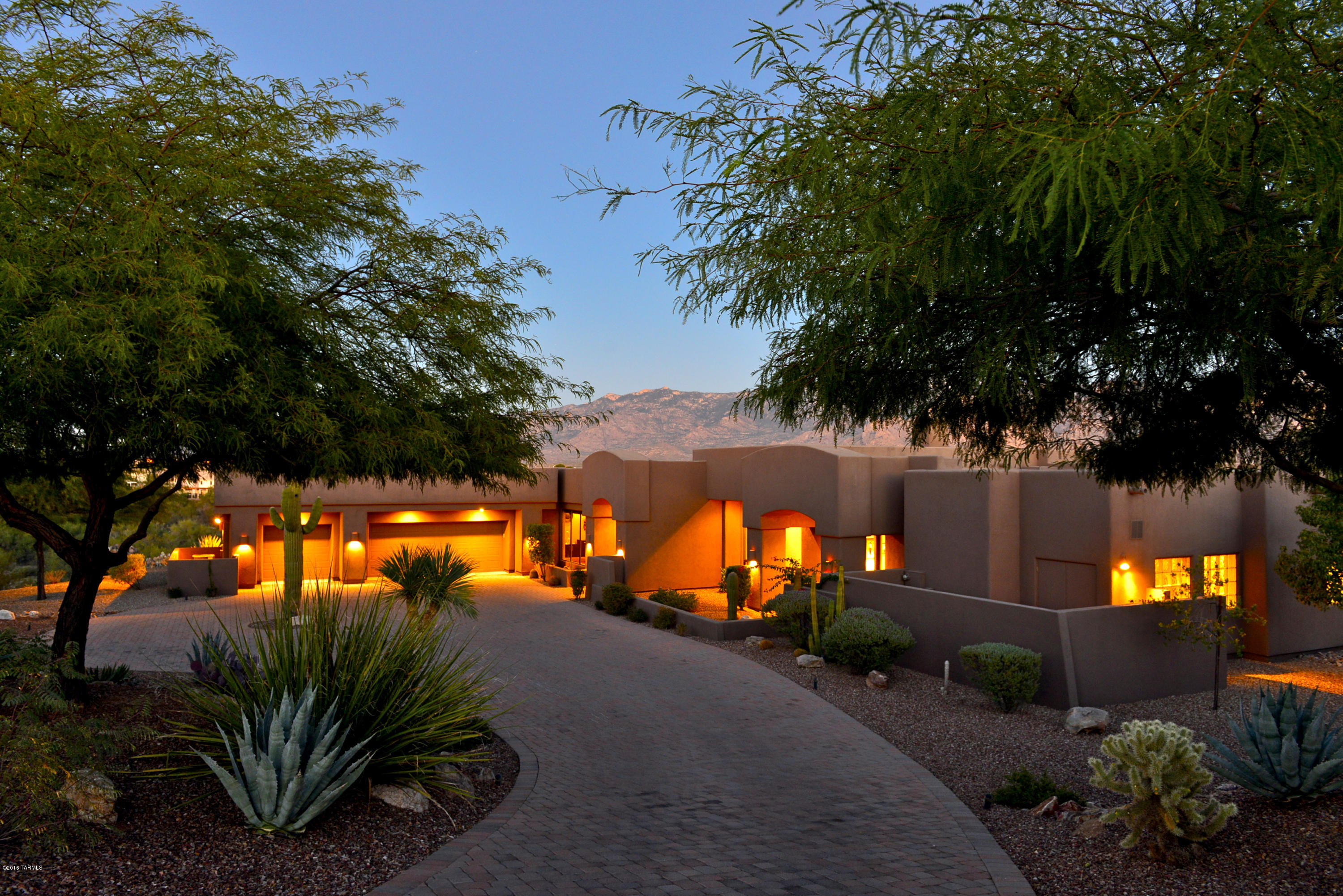 502 W Silhouette Ridge Place