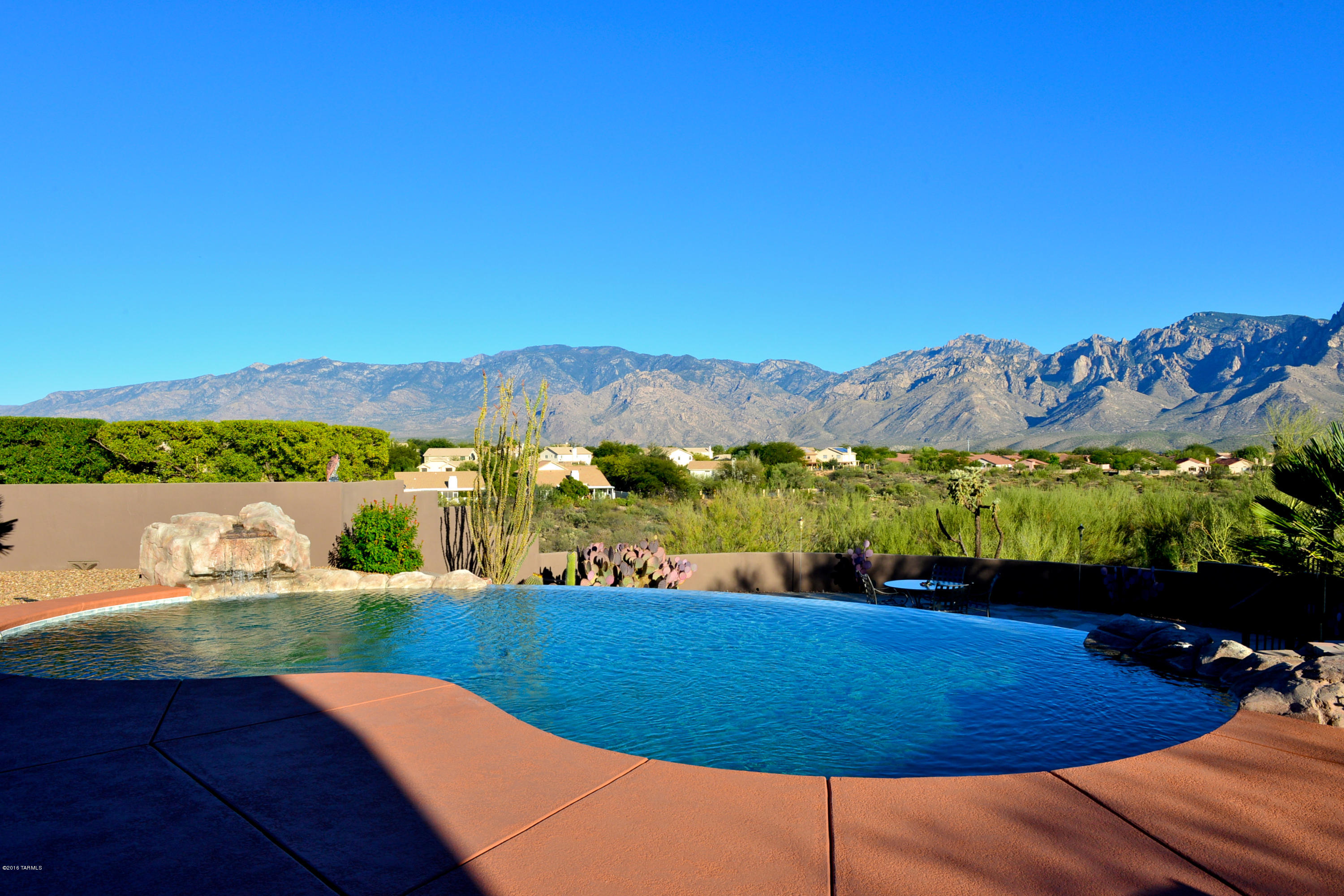 502 W Silhouette Ridge Place