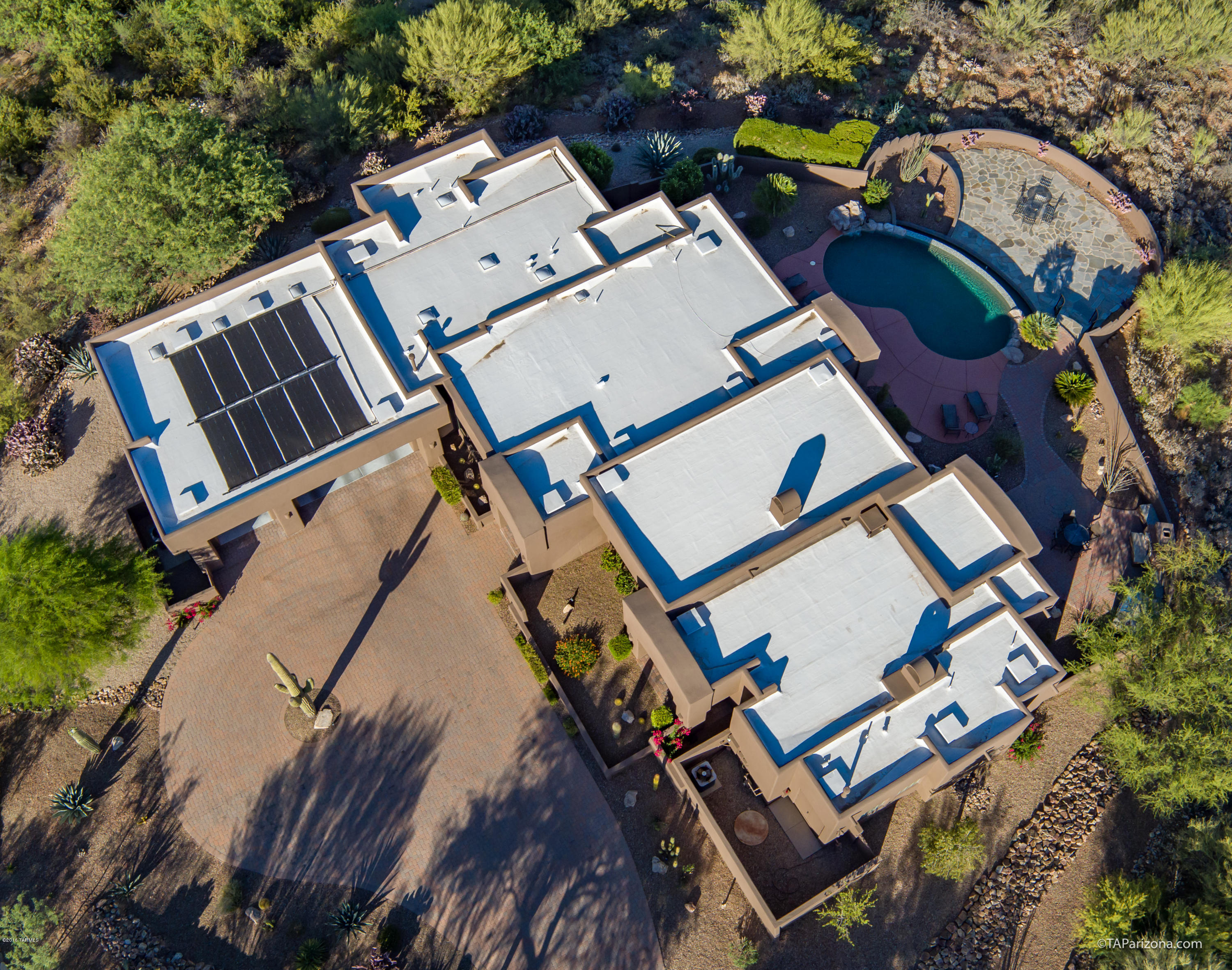 502 W Silhouette Ridge Place