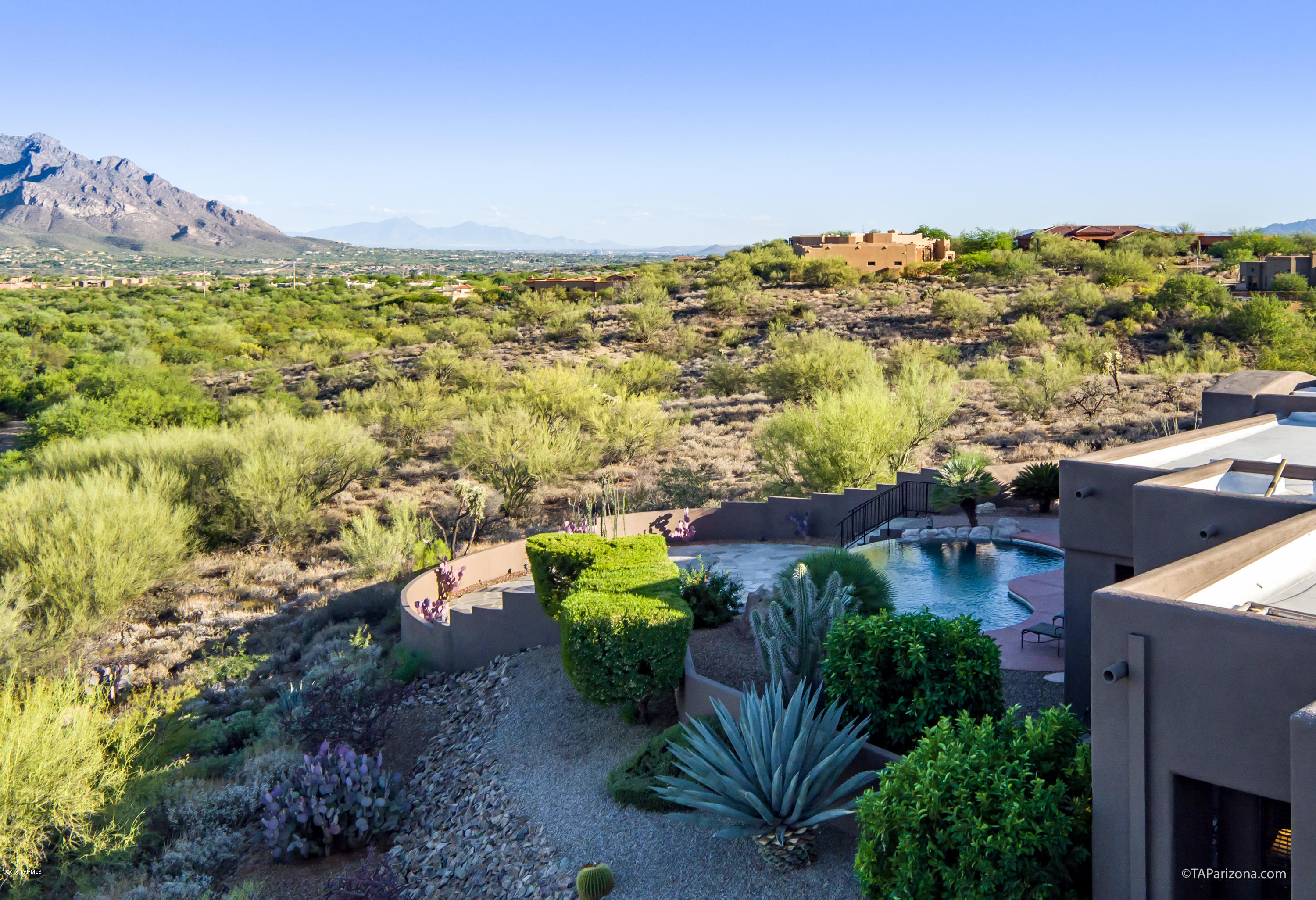 502 W Silhouette Ridge Place