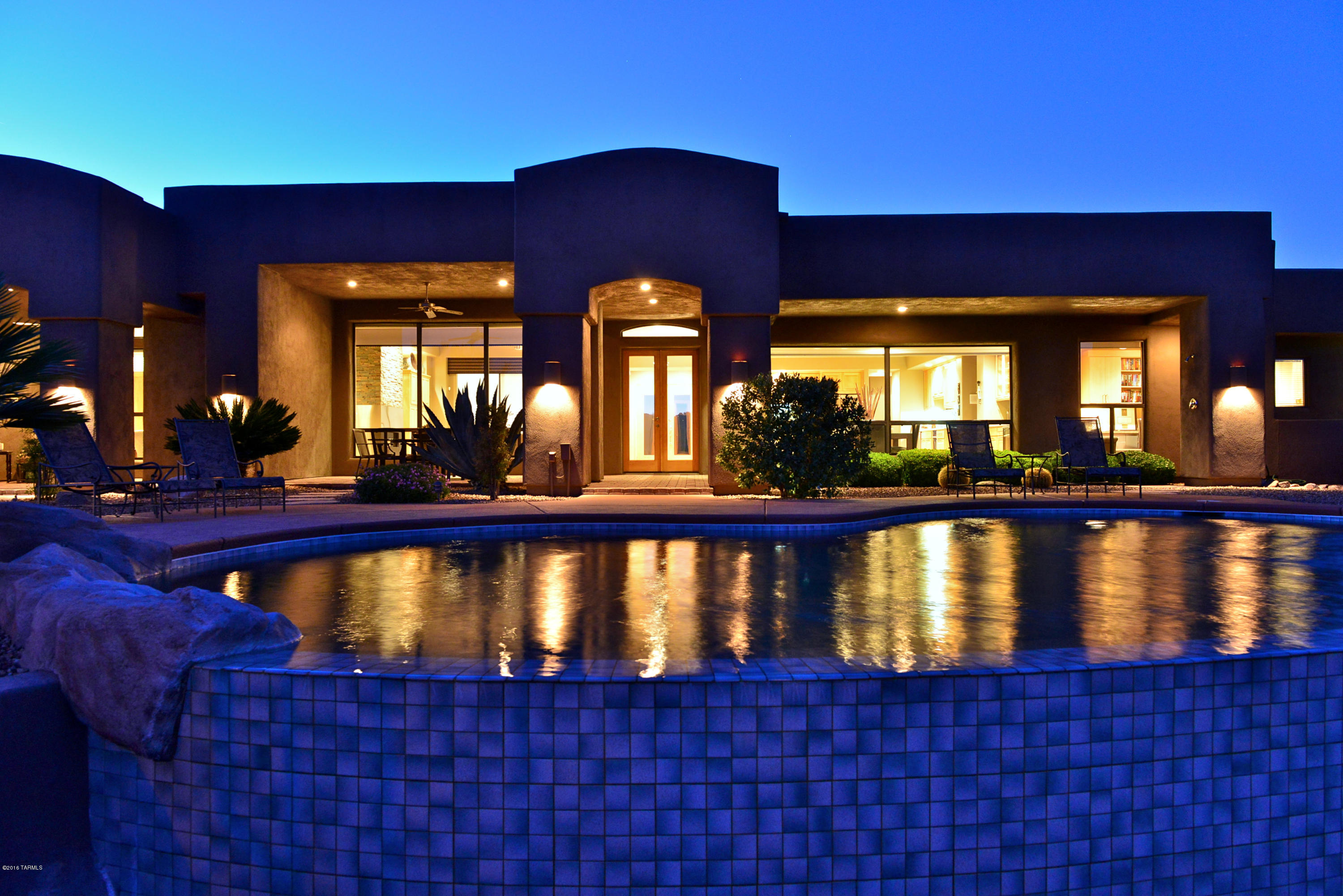 502 W Silhouette Ridge Place