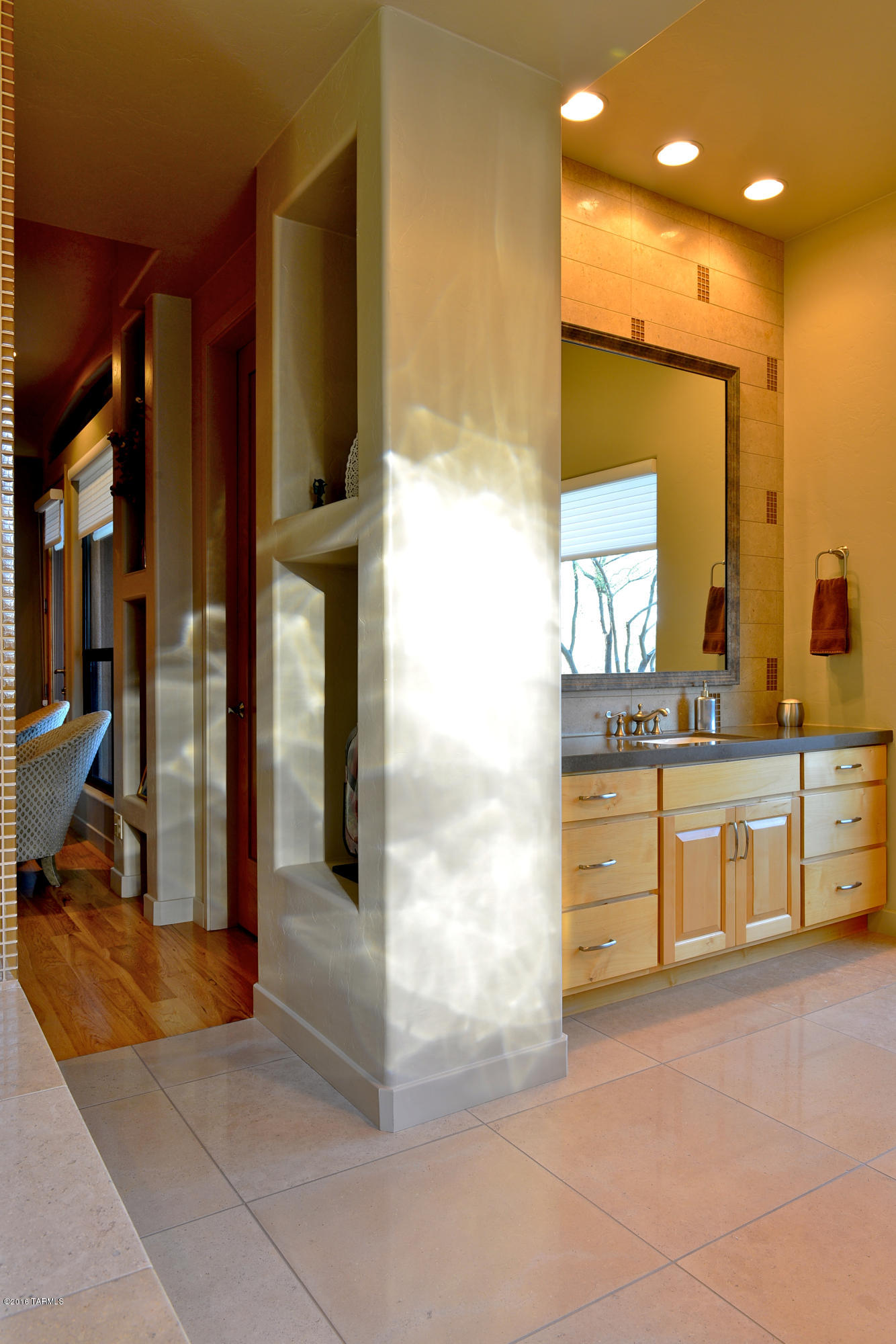 502 W Silhouette Ridge Place