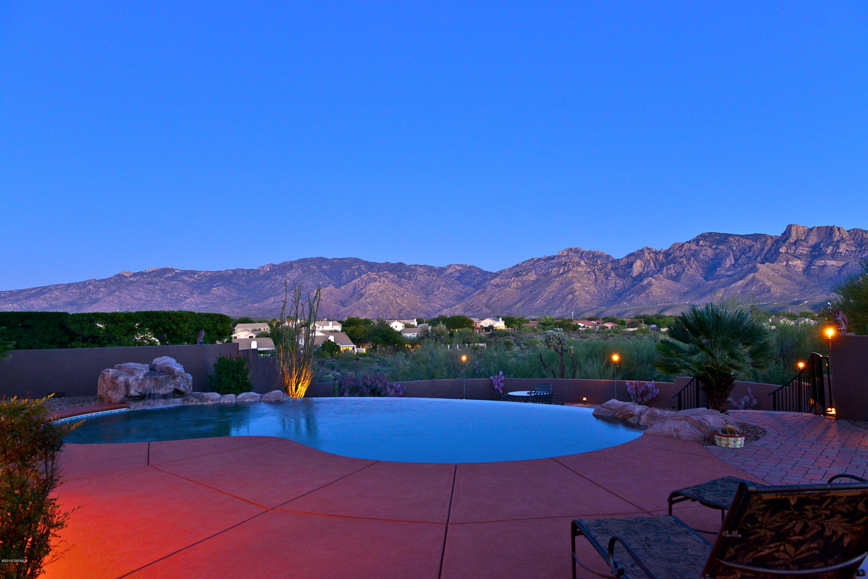 502 W Silhouette Ridge Place