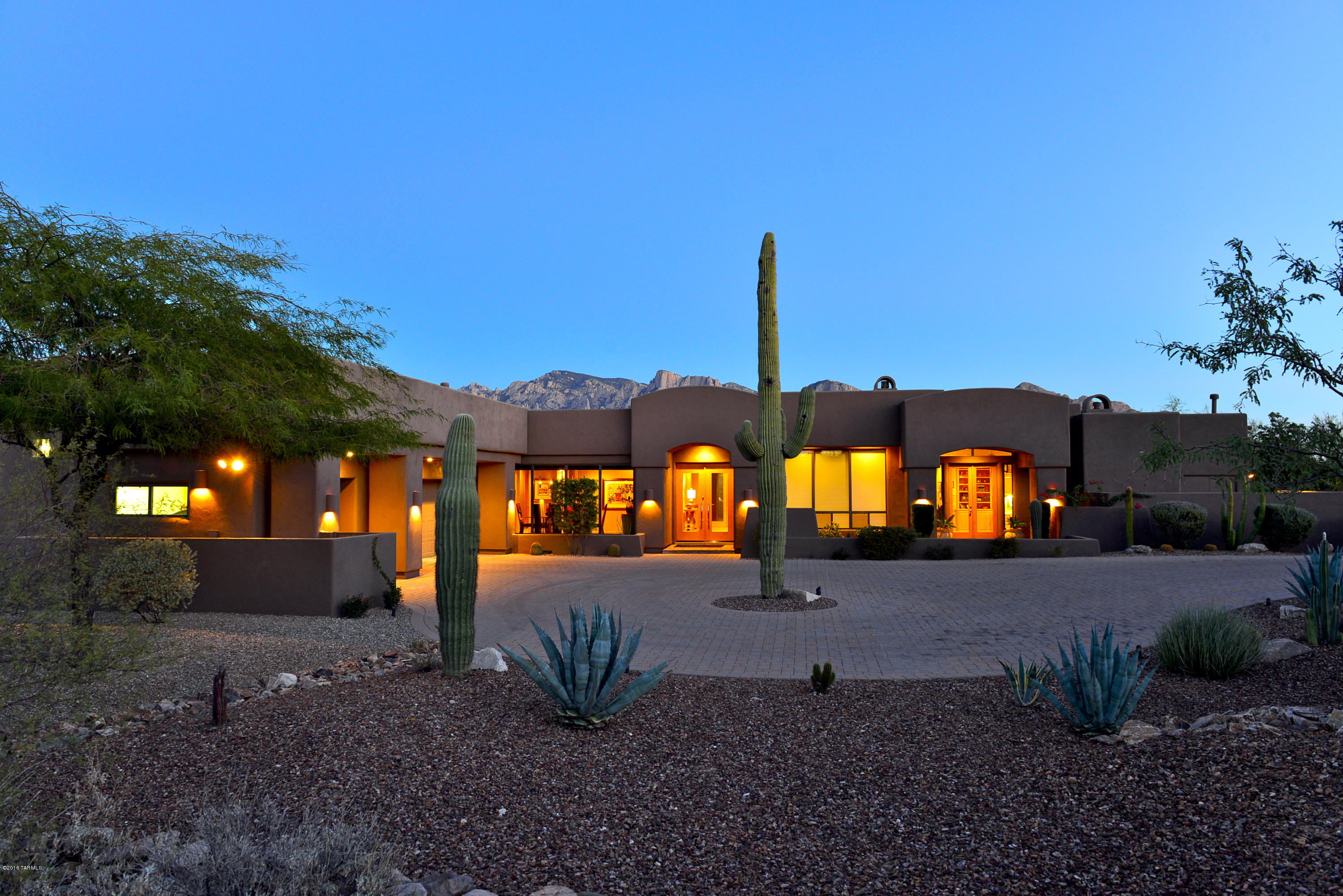 502 W Silhouette Ridge Place