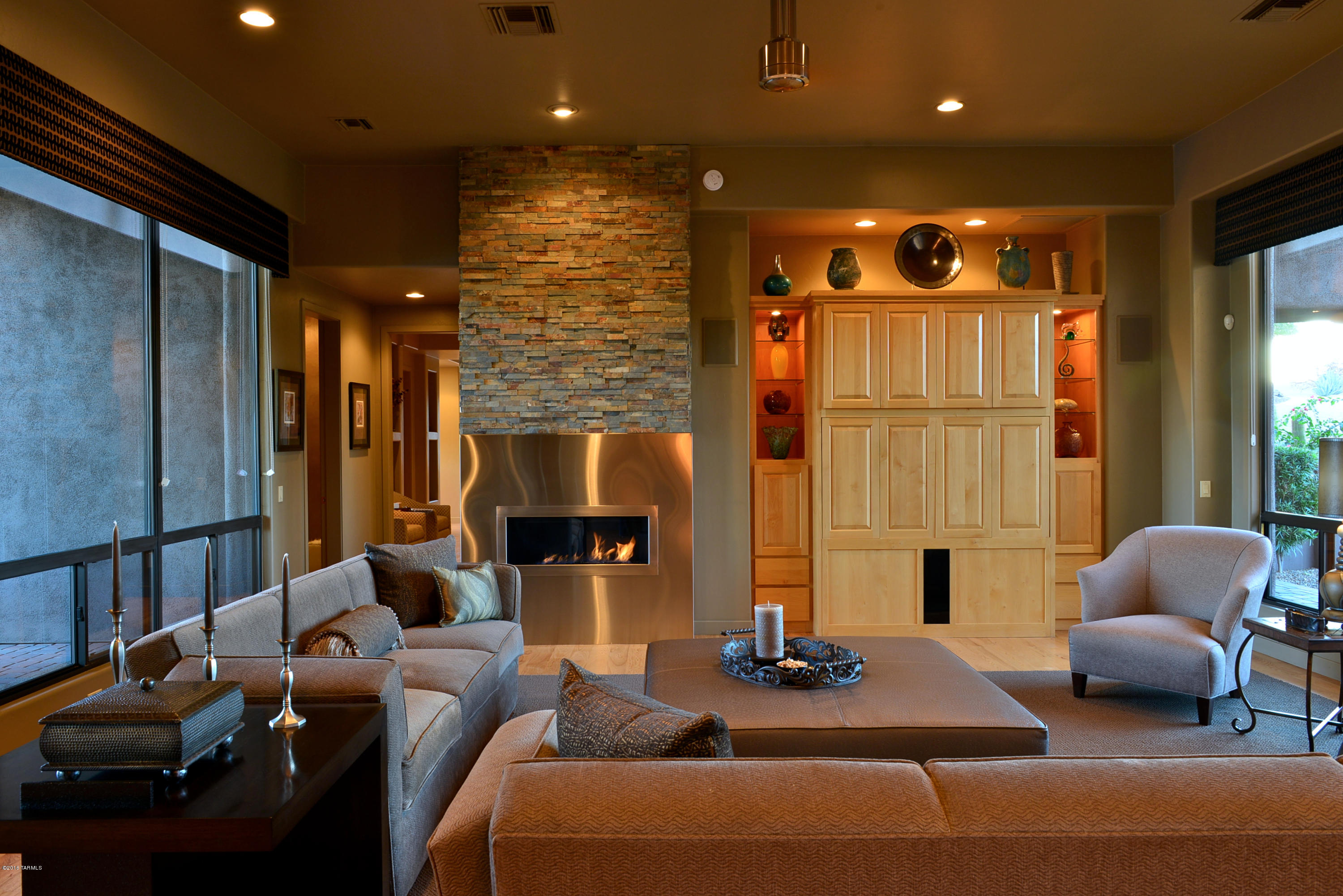 502 W Silhouette Ridge Place