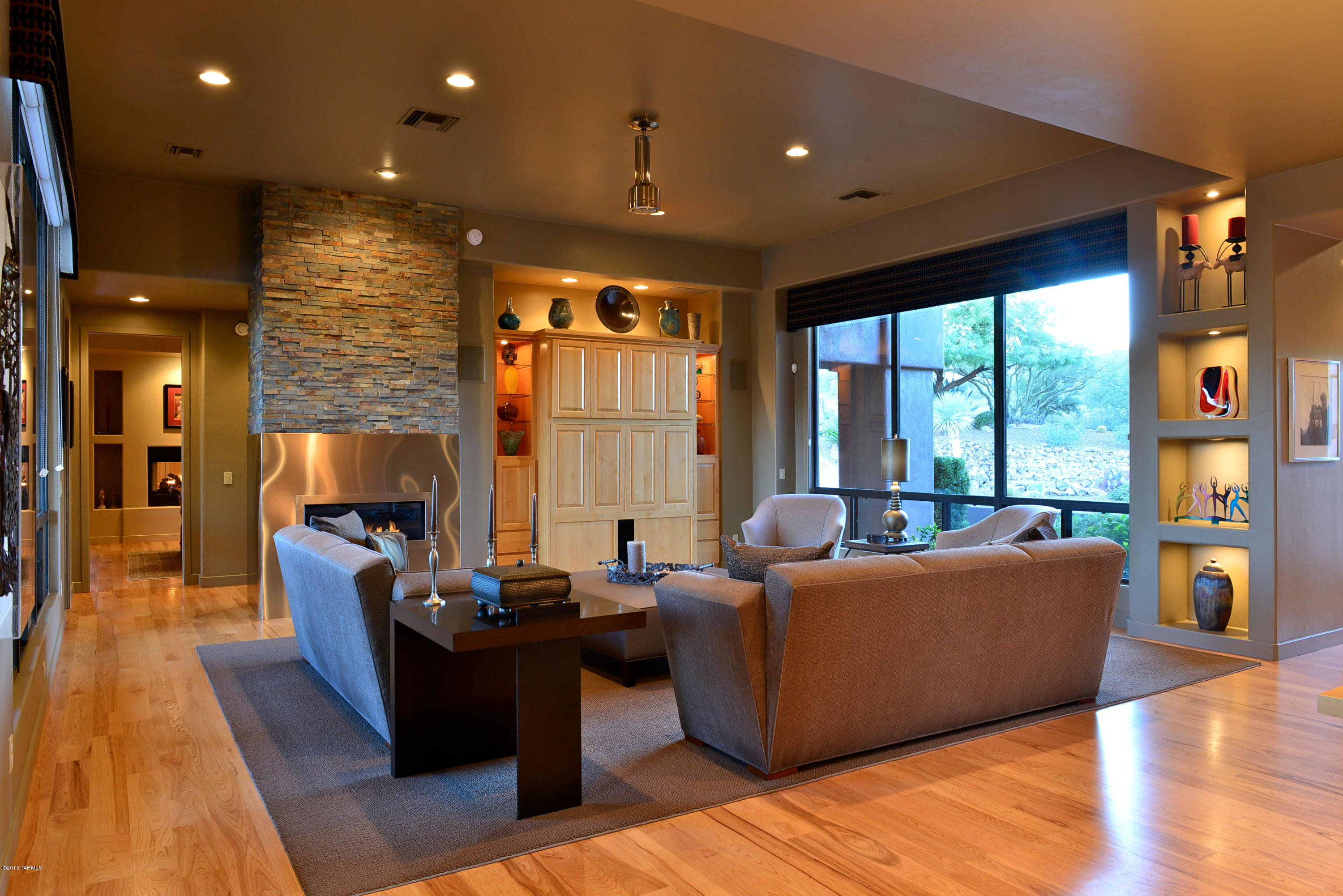 502 W Silhouette Ridge Place