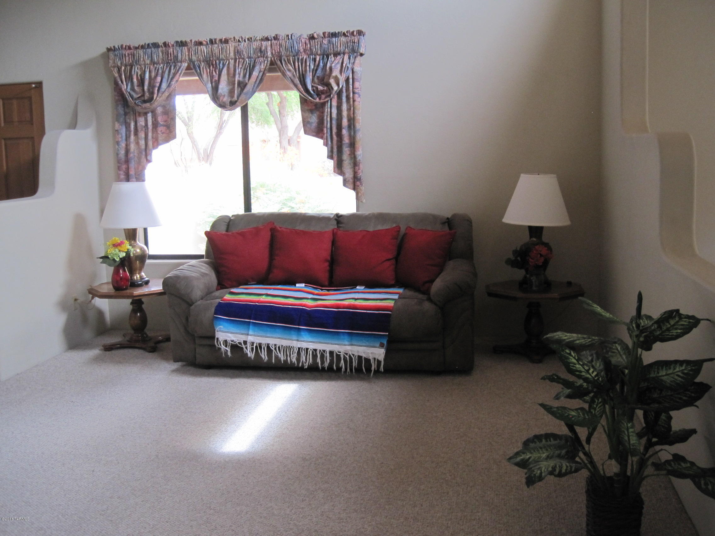 2865 W Placita Paciente