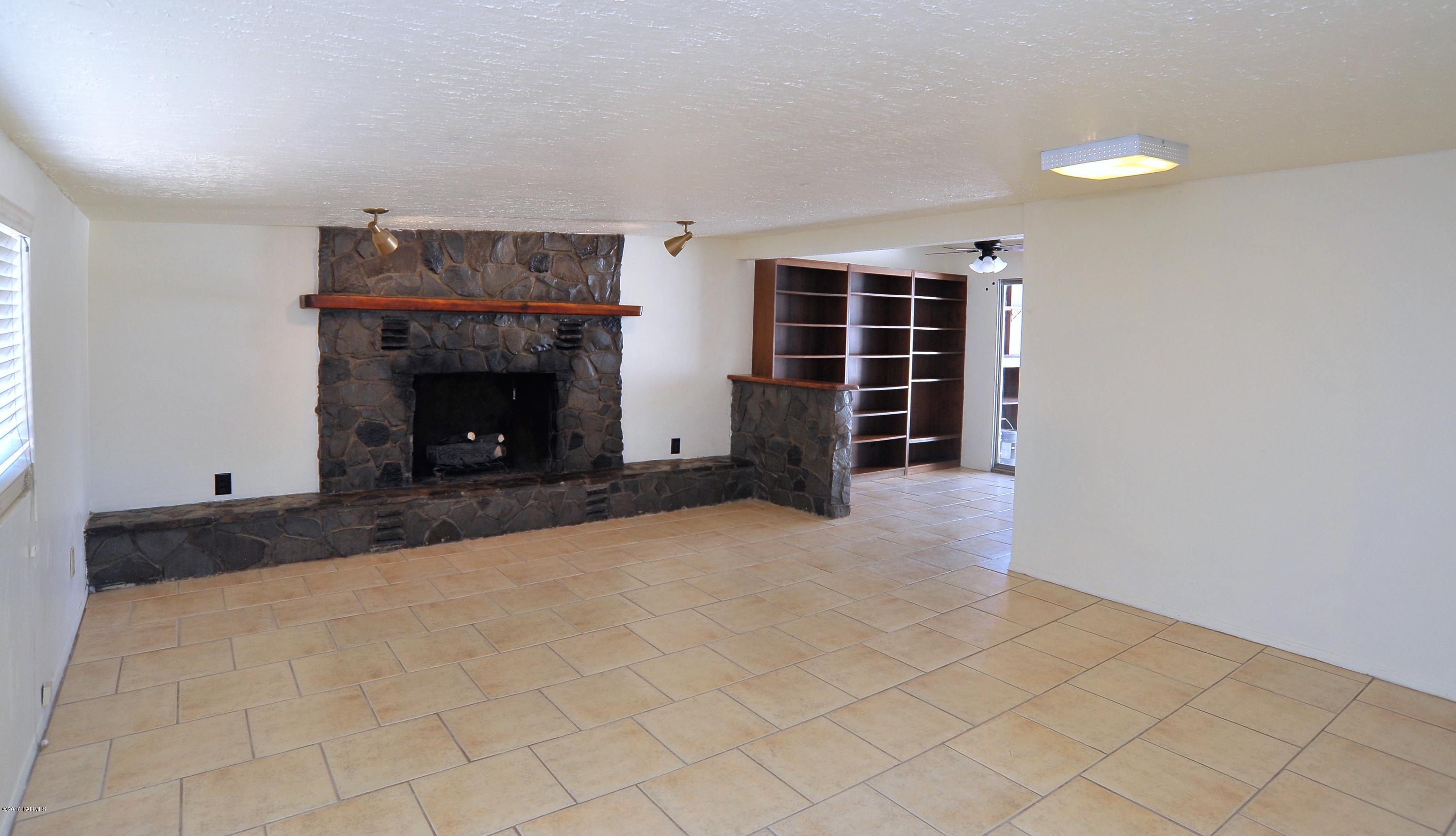 4961 N La Cholla Boulevard