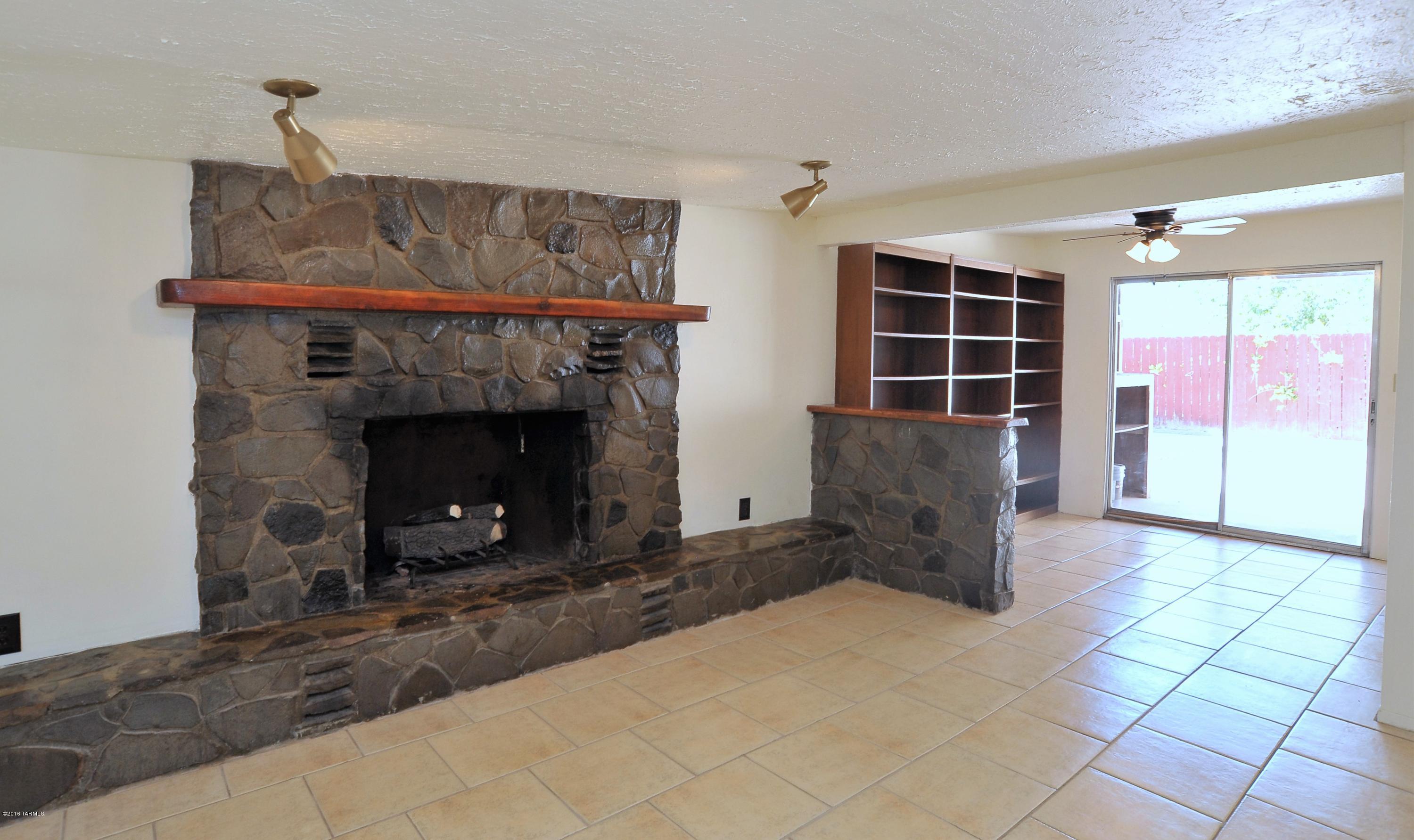 4961 N La Cholla Boulevard