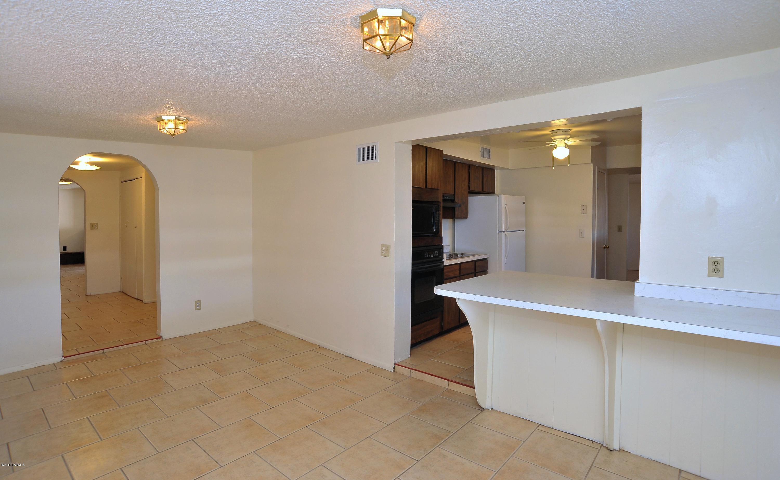 4961 N La Cholla Boulevard