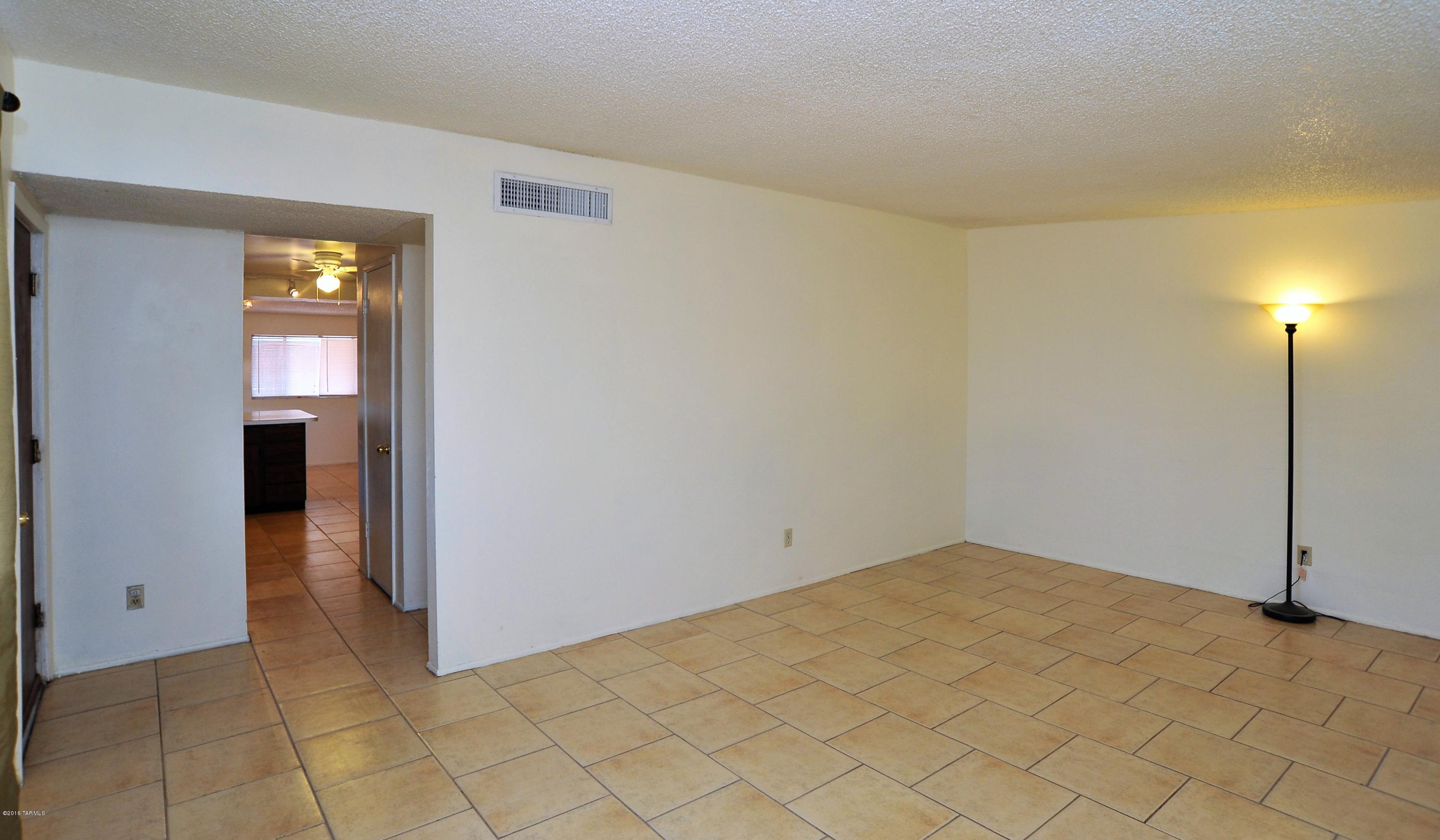 4961 N La Cholla Boulevard