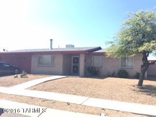 1929 W Mountain Oak Lane