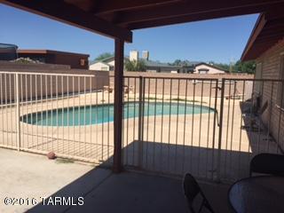 1929 W Mountain Oak Lane