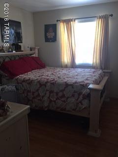 1929 W Mountain Oak Lane