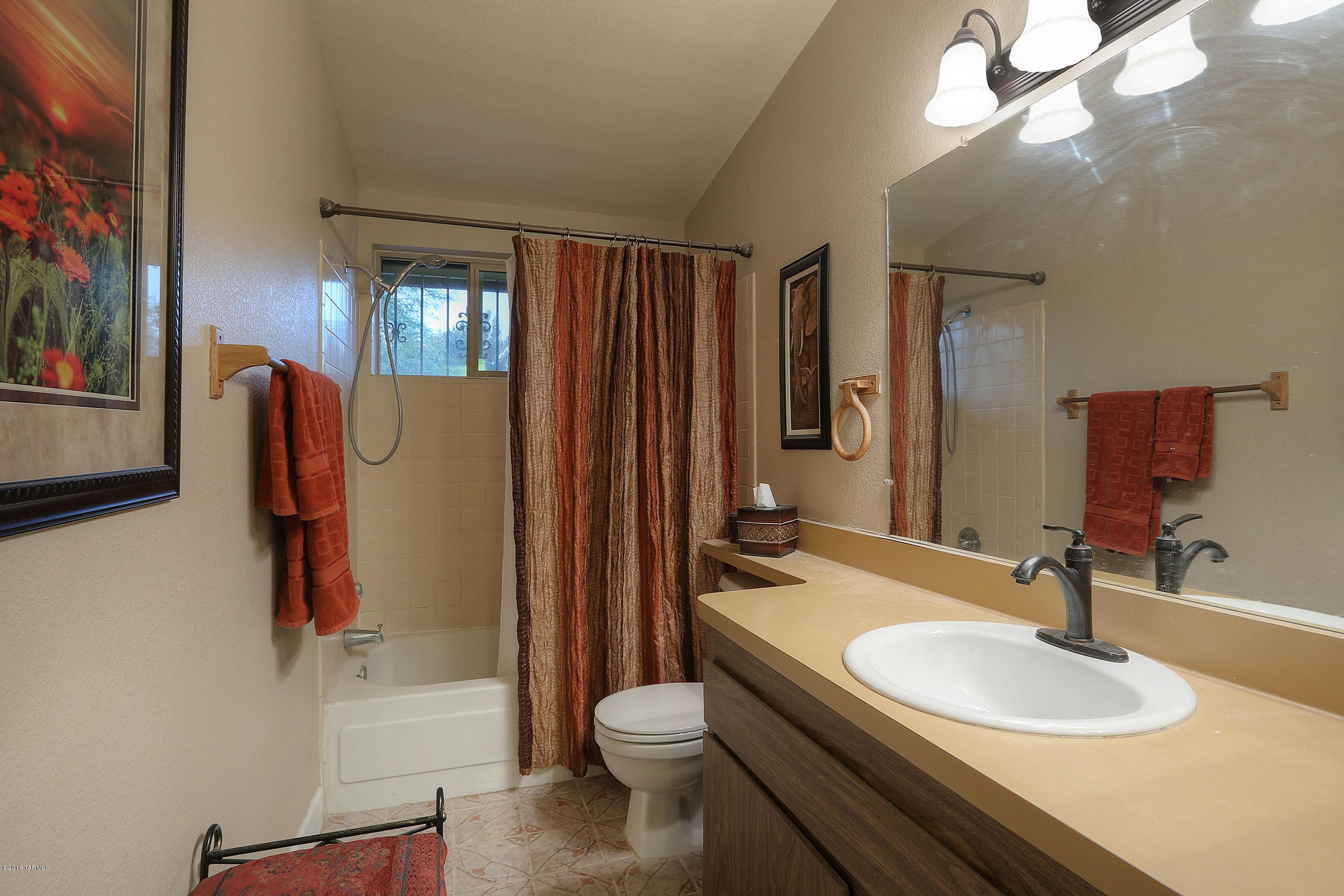 7348 N Pilgrim Place